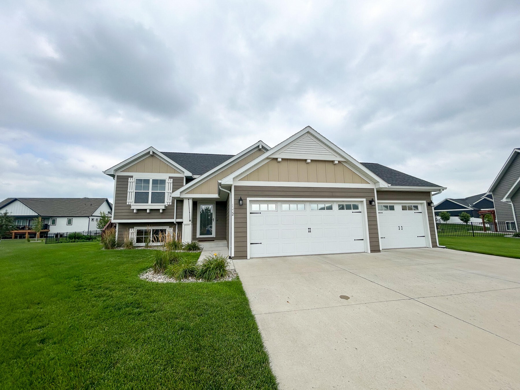 1322 Christine Circle, Brookings, SD 57006