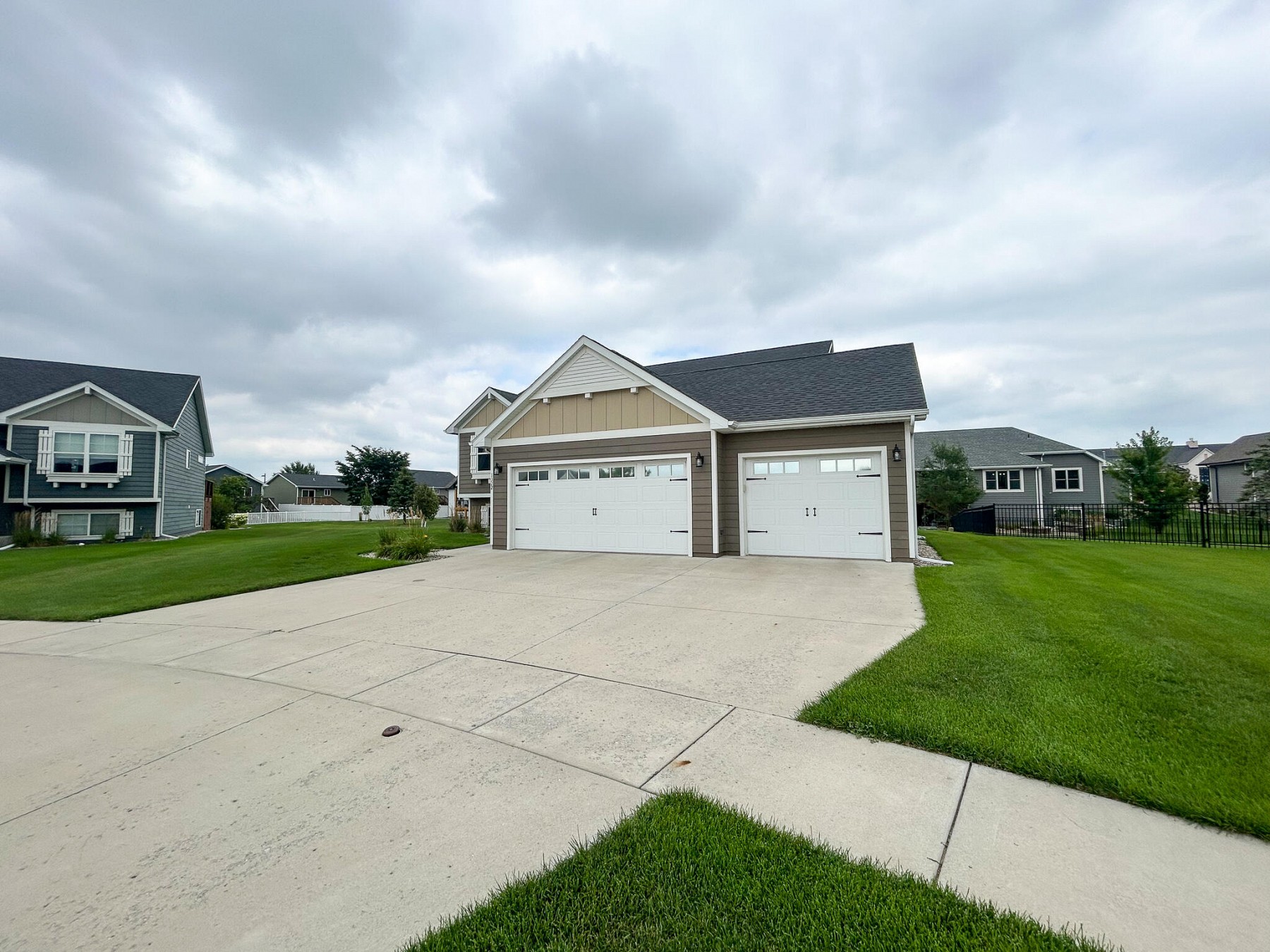 1322 Christine Circle, Brookings, SD 57006