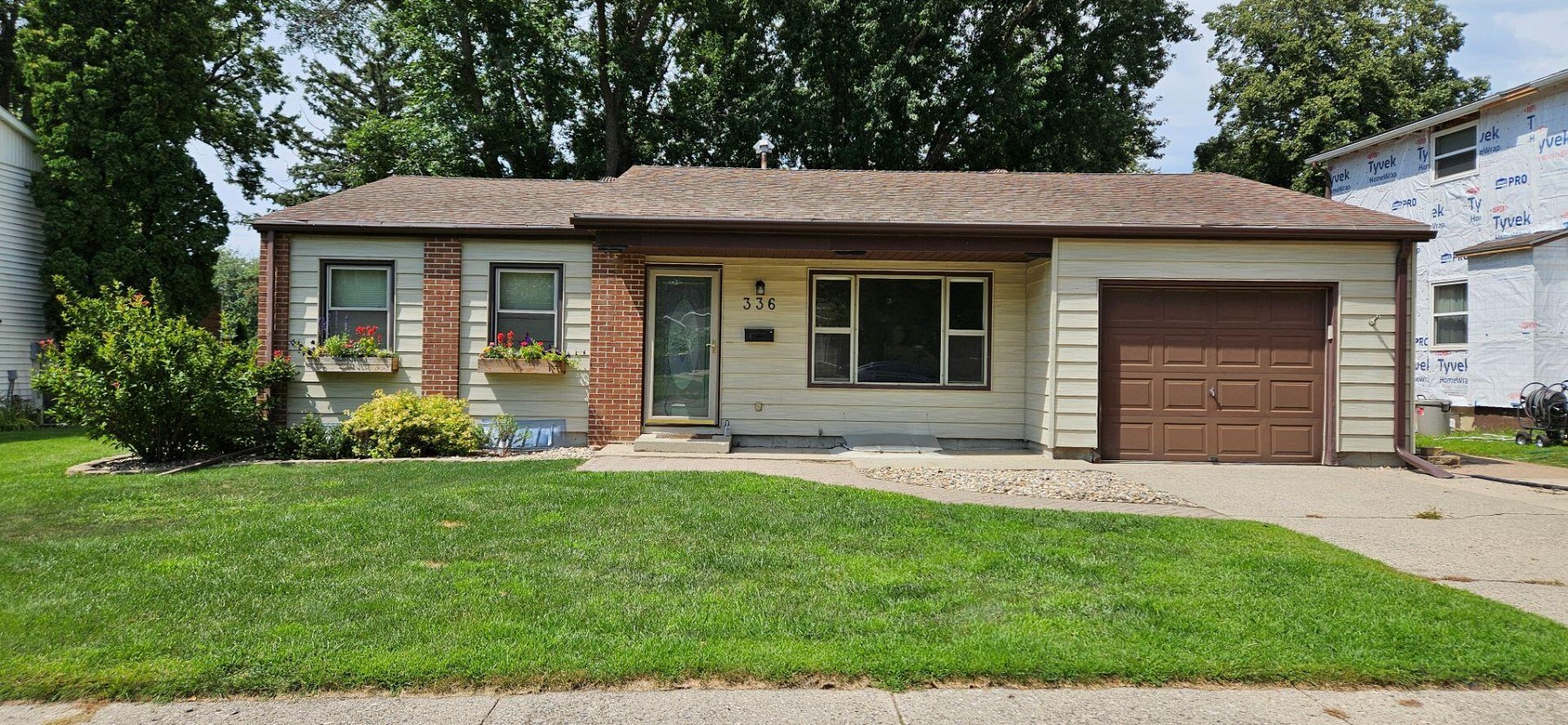 336 21st Avenue S, Brookings, SD 57006