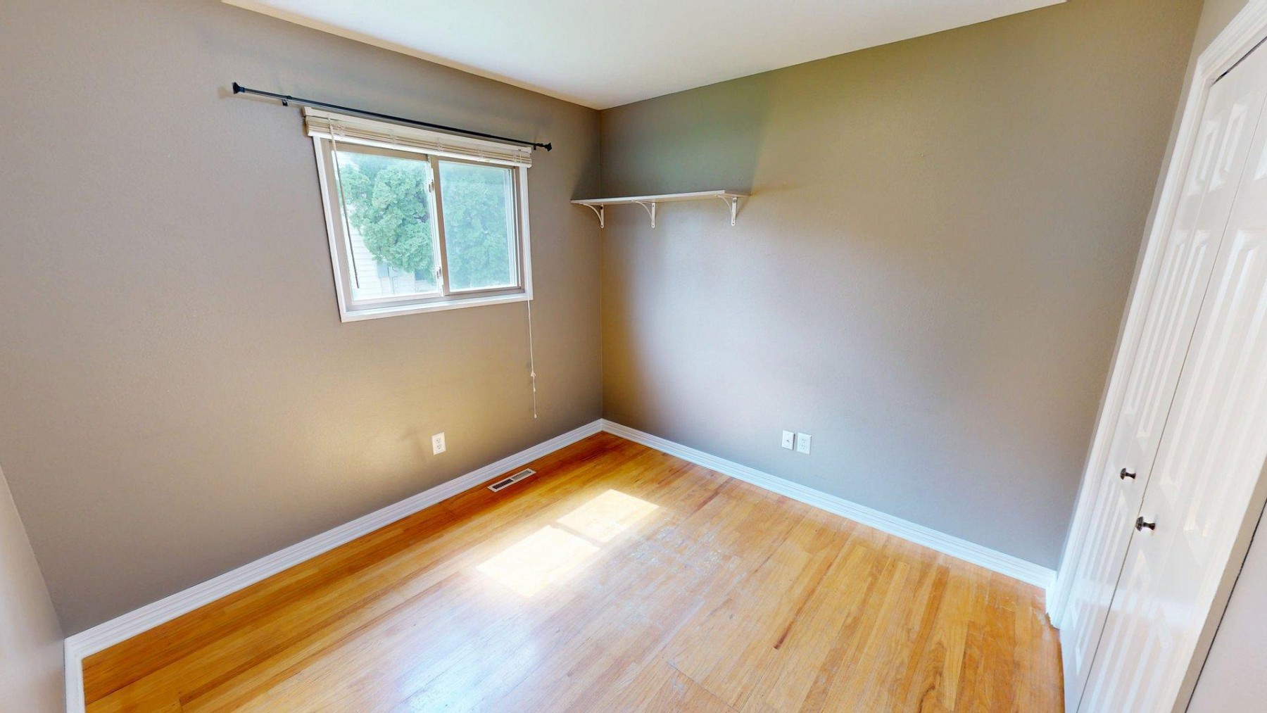 336 21st Avenue S, Brookings, SD 57006