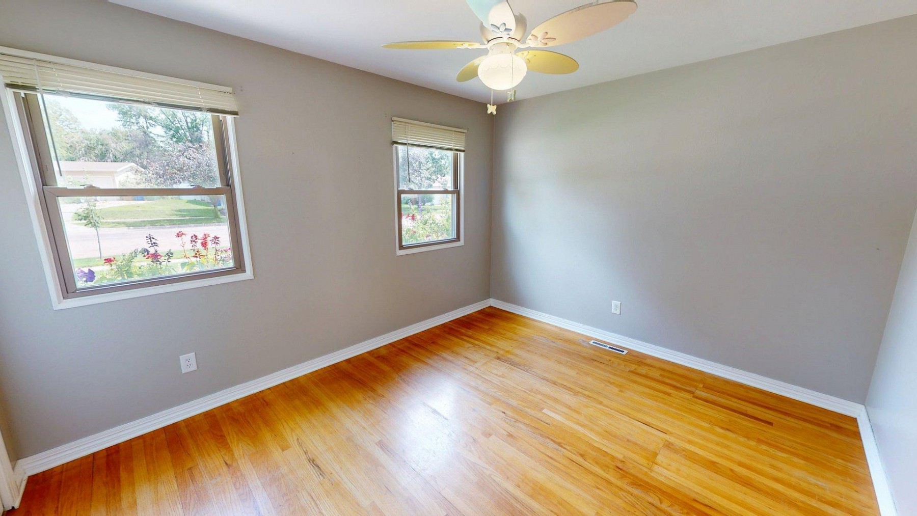 336 21st Avenue S, Brookings, SD 57006