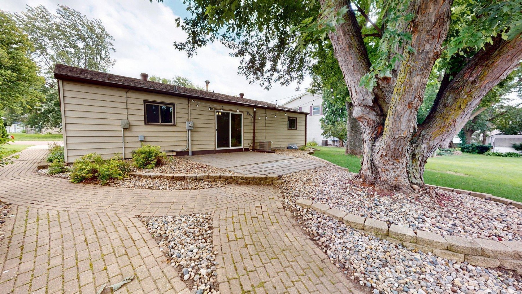 336 21st Avenue S, Brookings, SD 57006