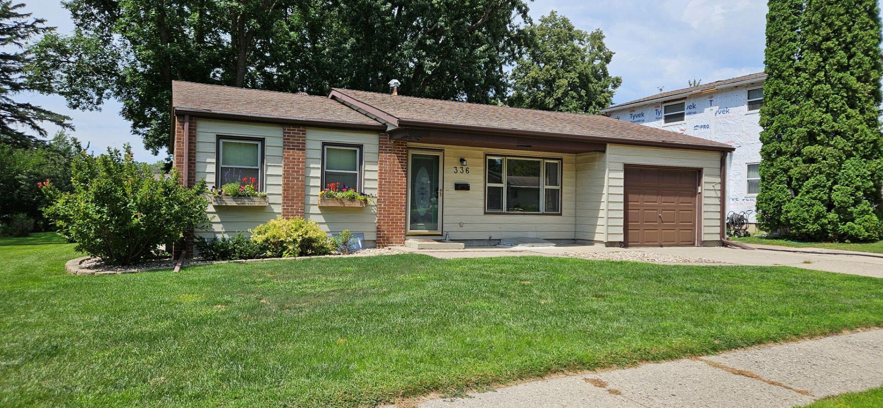 336 21st Avenue S, Brookings, SD 57006