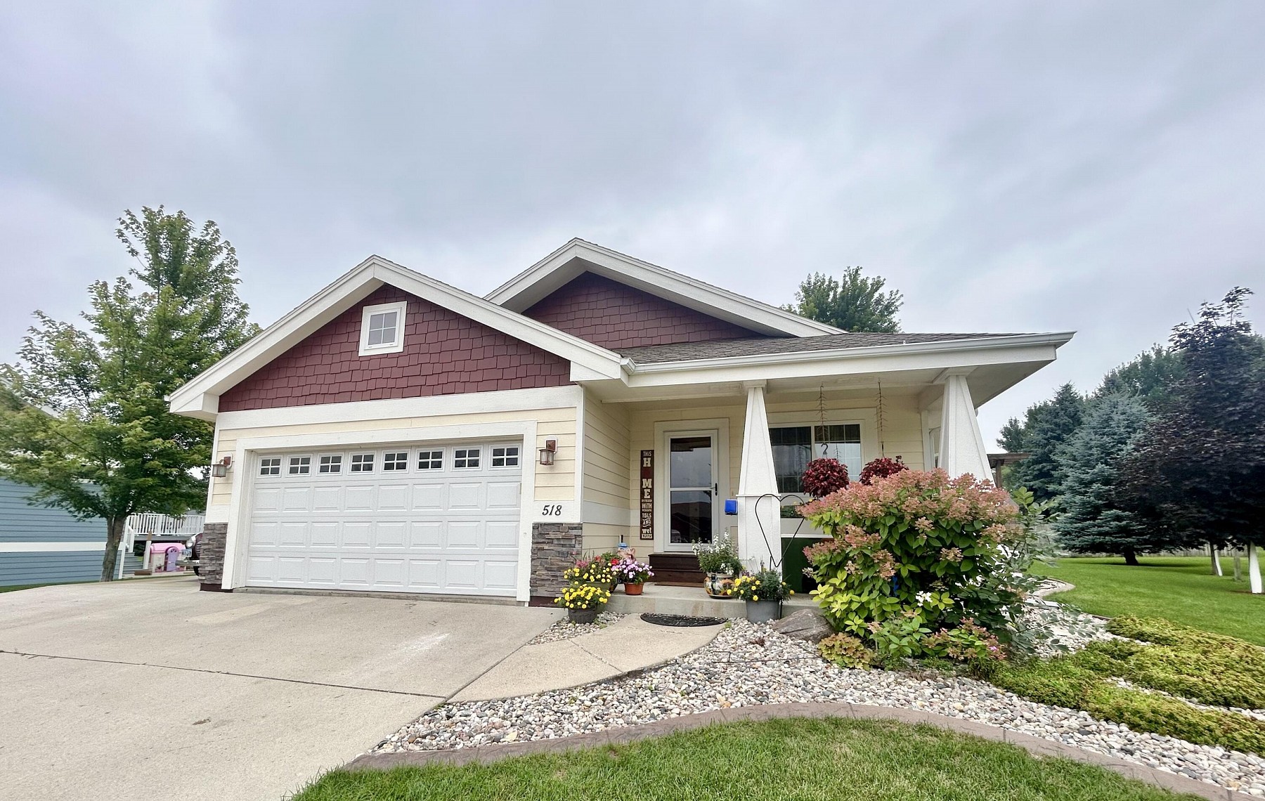 518 Cardinal Dr Circle, Brookings, SD 57006