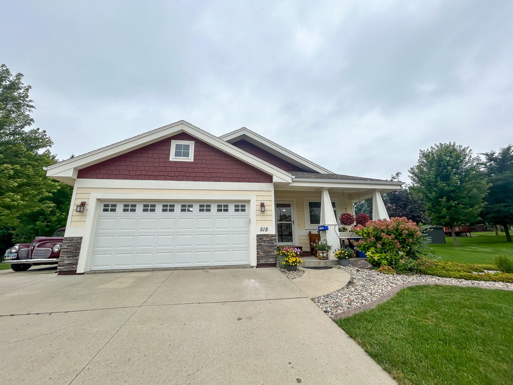 518 Cardinal Dr Circle, Brookings, SD 57006