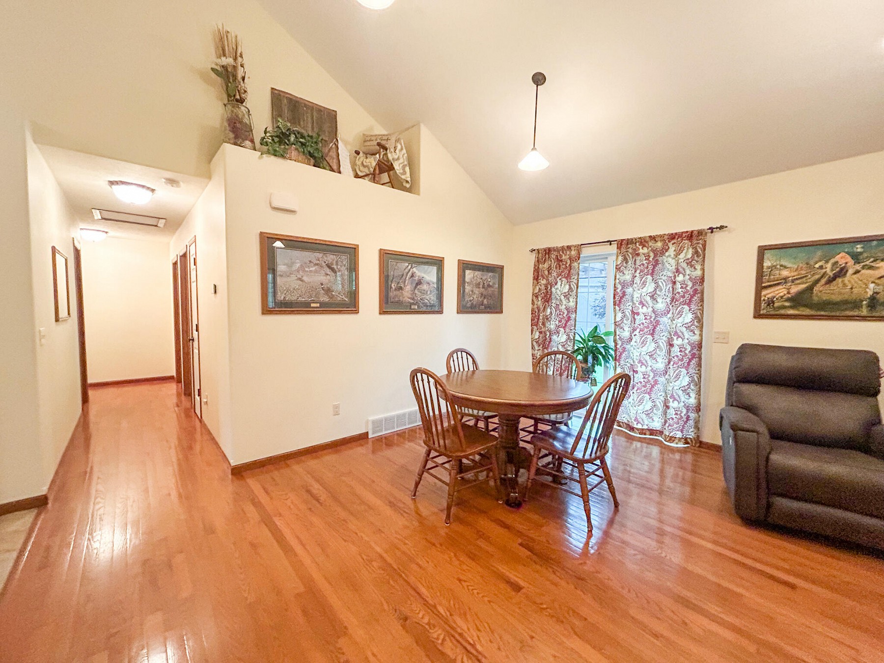 518 Cardinal Dr Circle, Brookings, SD 57006