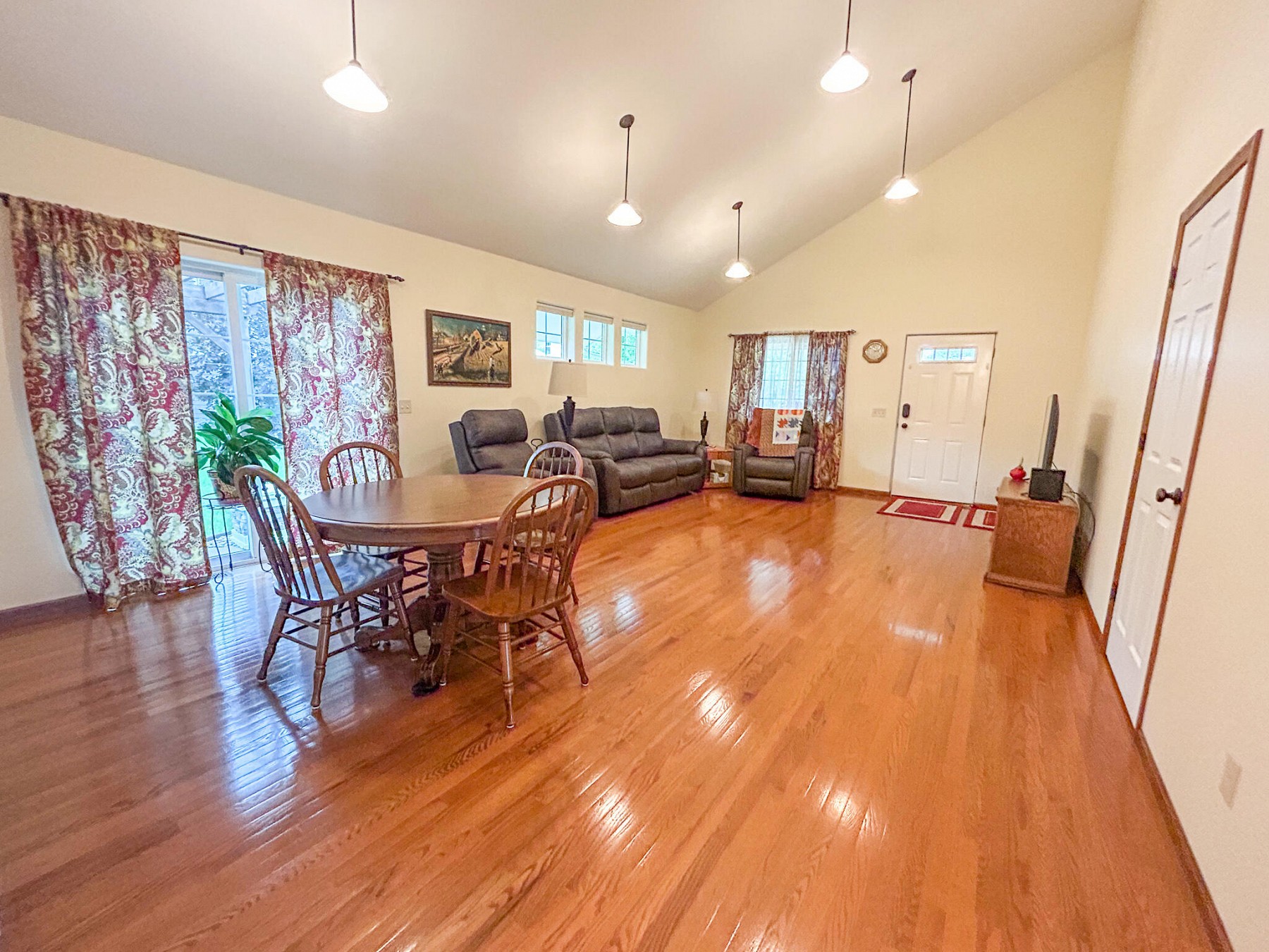 518 Cardinal Dr Circle, Brookings, SD 57006