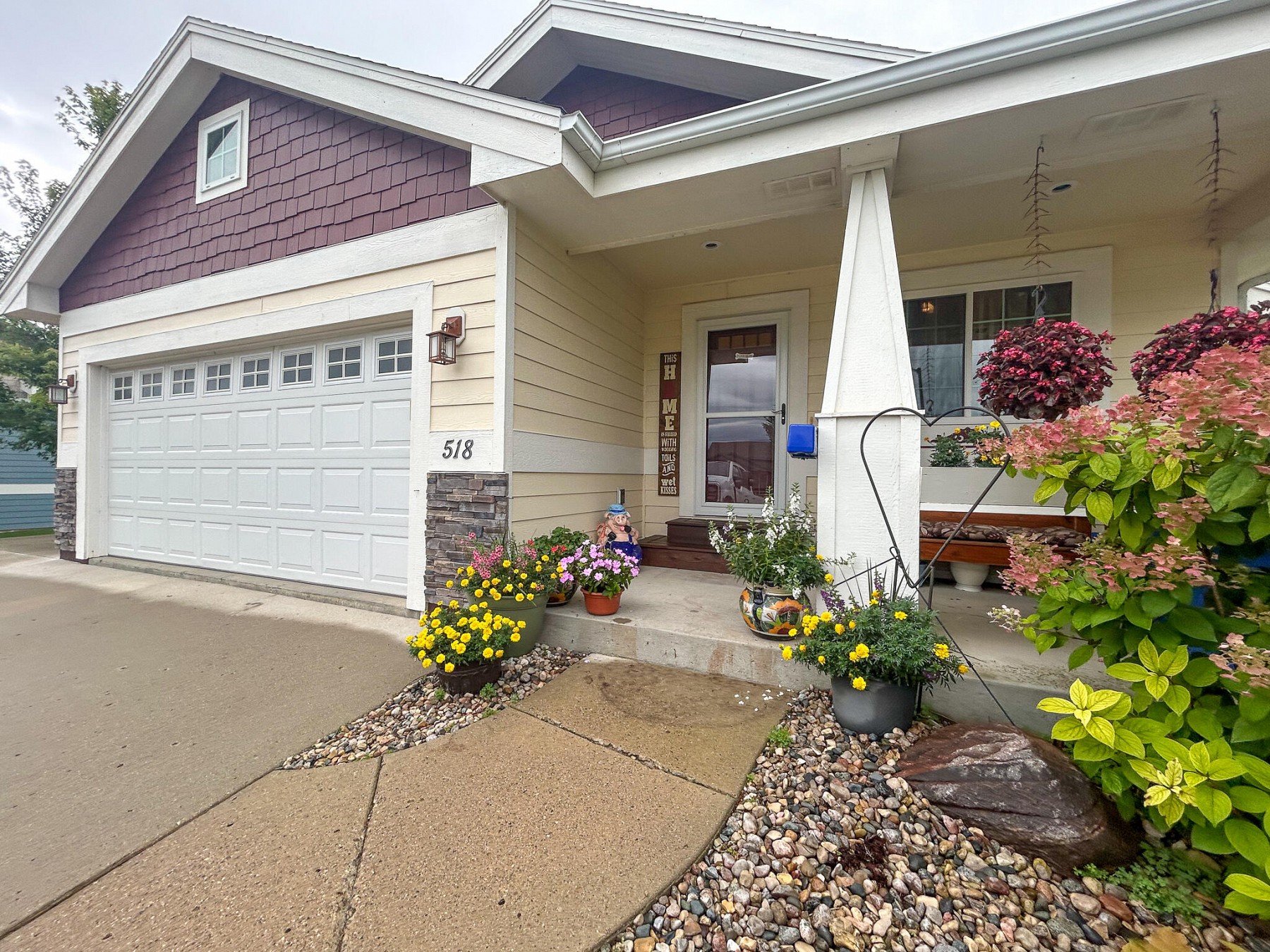 518 Cardinal Dr Circle, Brookings, SD 57006