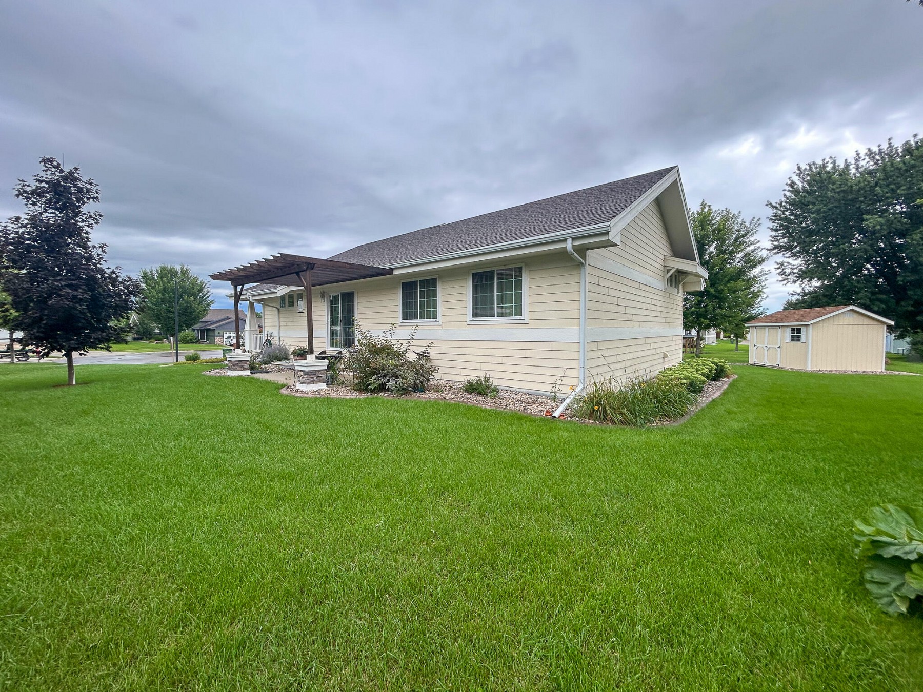 518 Cardinal Dr Circle, Brookings, SD 57006
