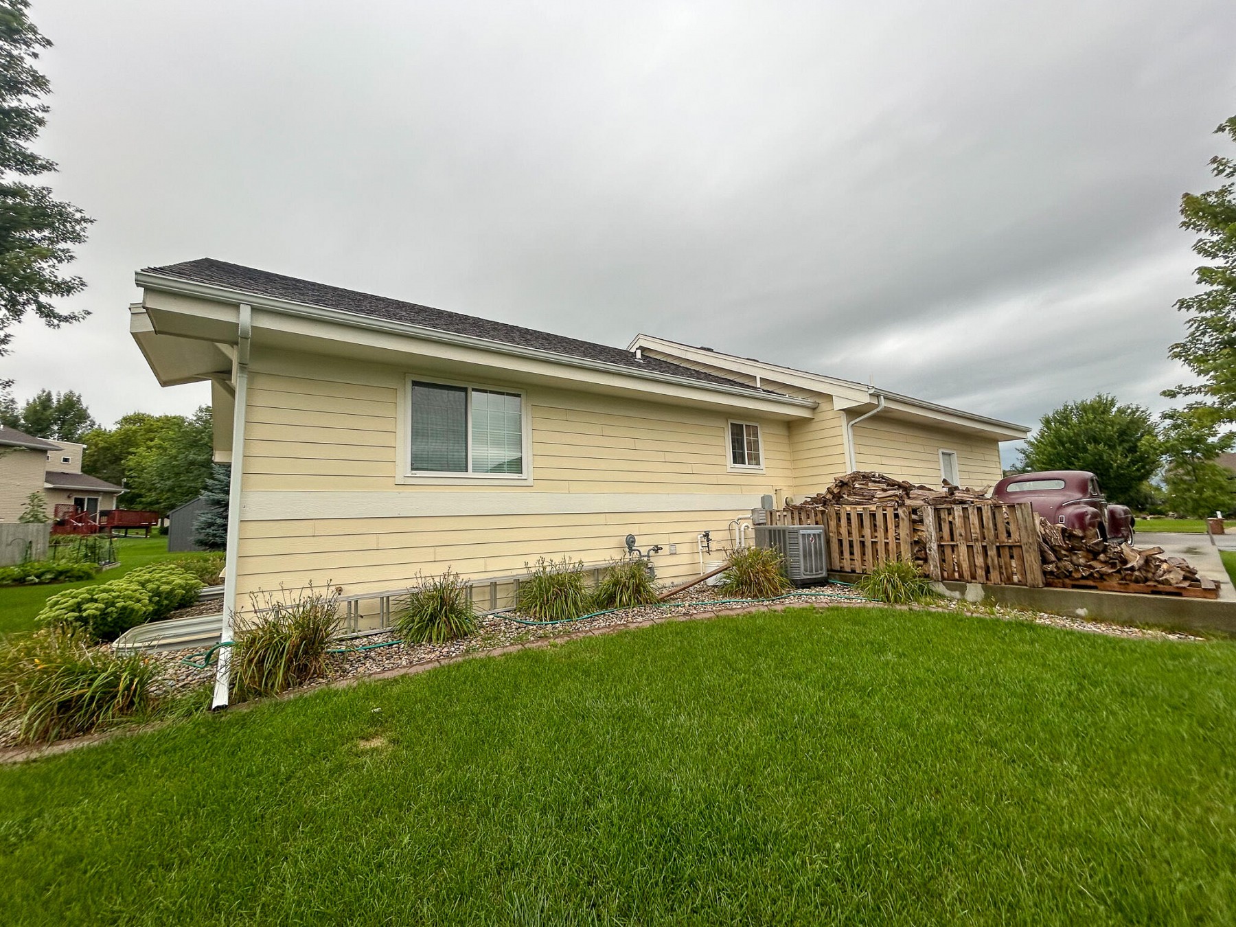 518 Cardinal Dr Circle, Brookings, SD 57006