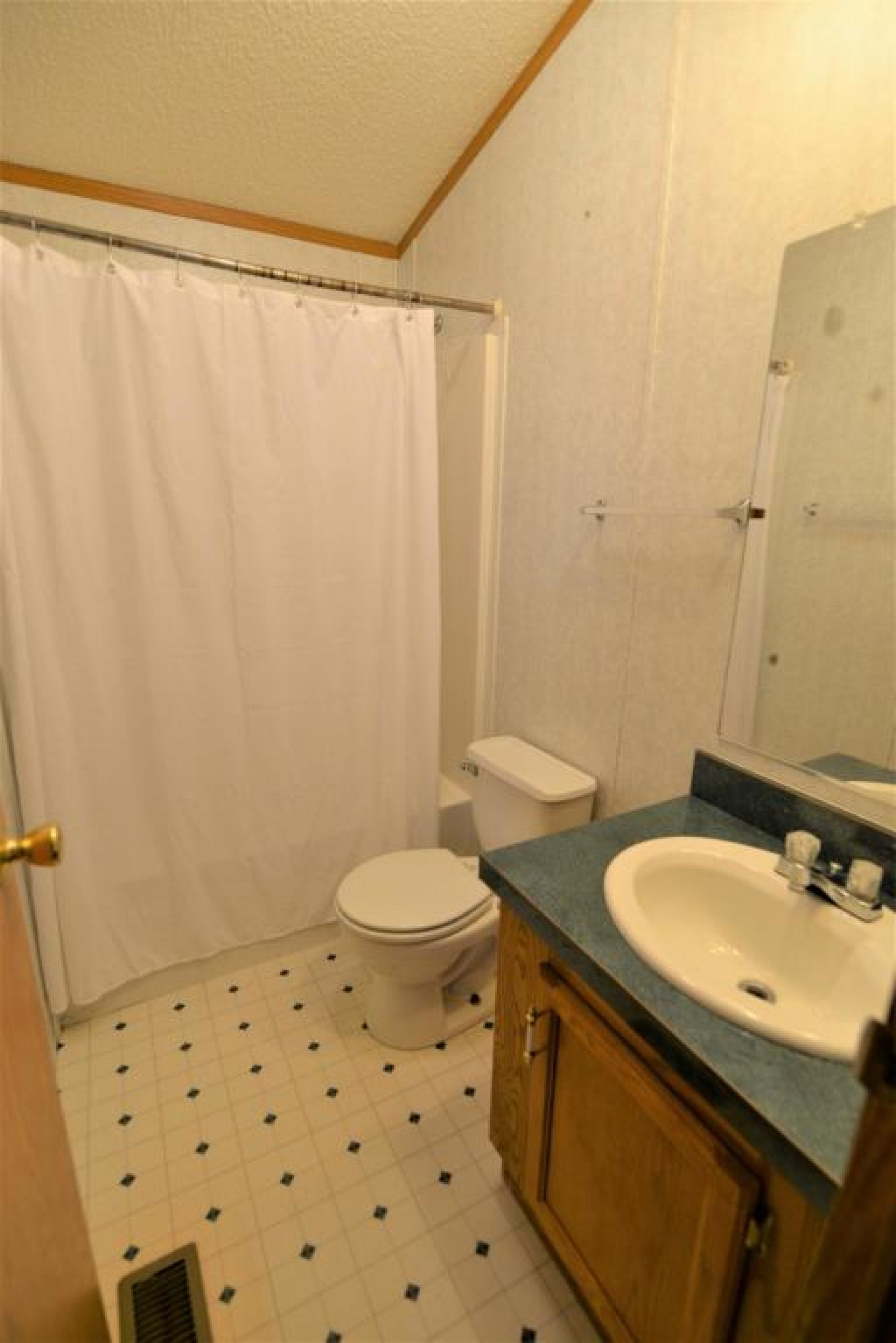 904 Tumbleweed Road, Brookings, SD 57006