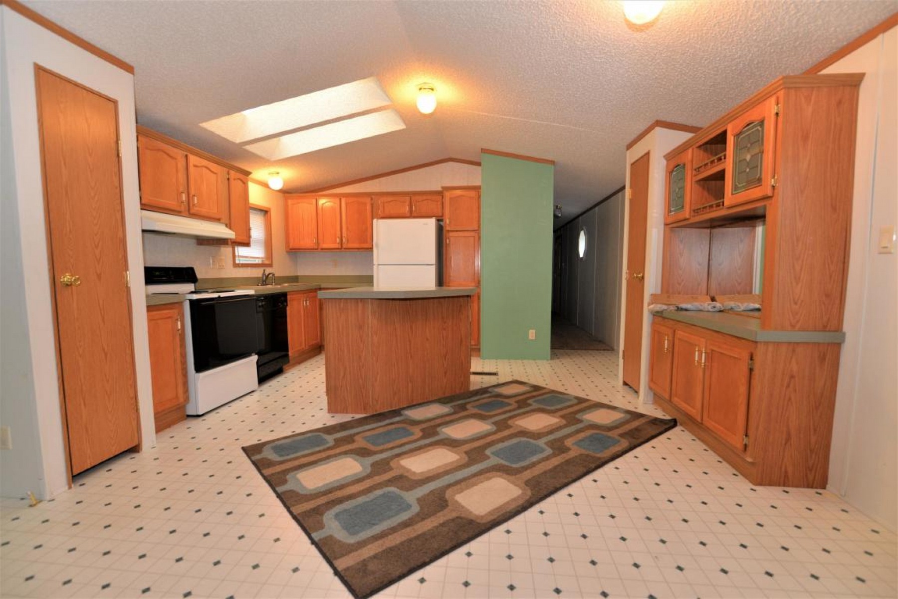 904 Tumbleweed Road, Brookings, SD 57006