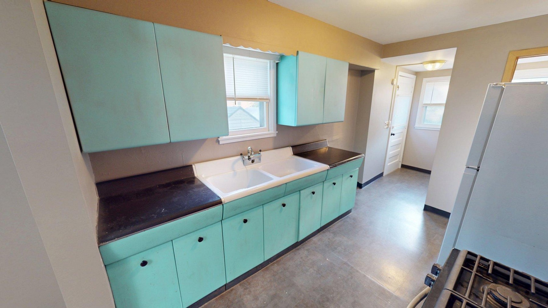 711 6th Avenue, Brookings, SD 57006