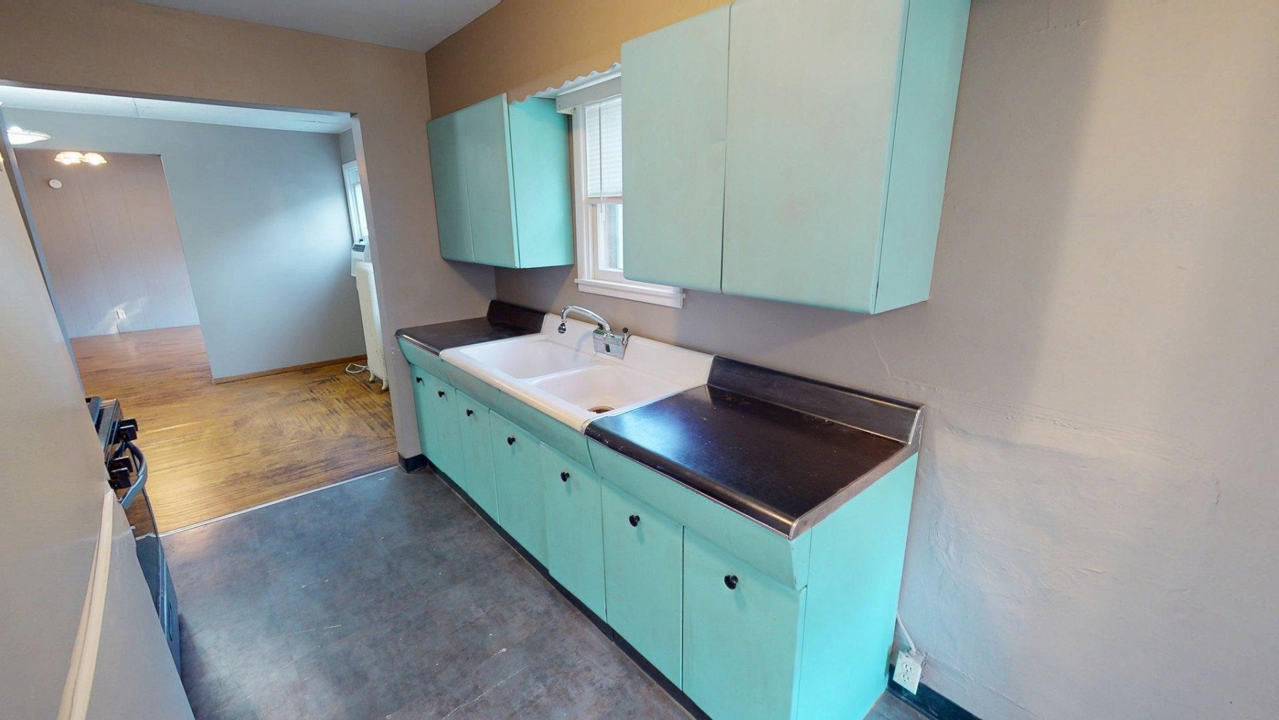 711 6th Avenue, Brookings, SD 57006