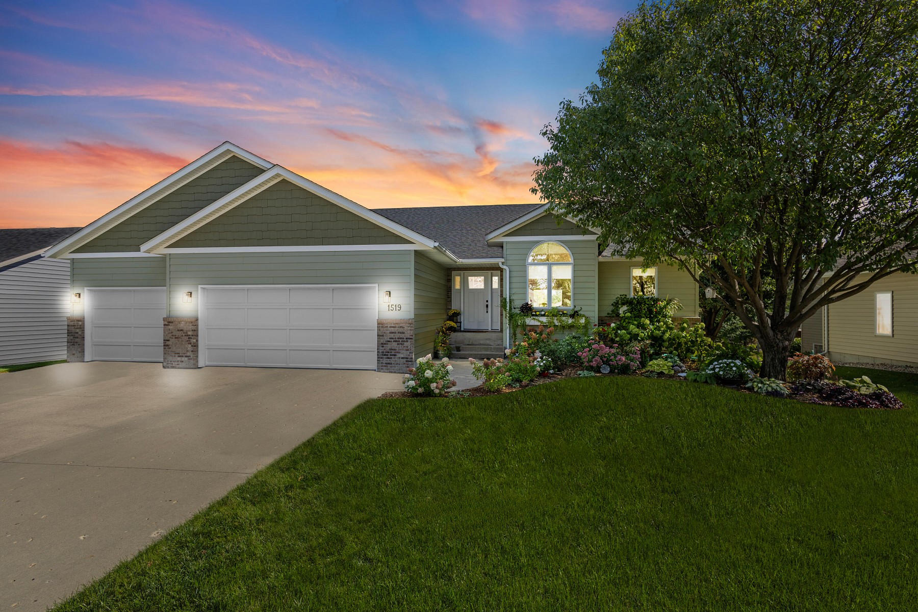 1519 Pine Ridge Road, Brookings, SD 57006