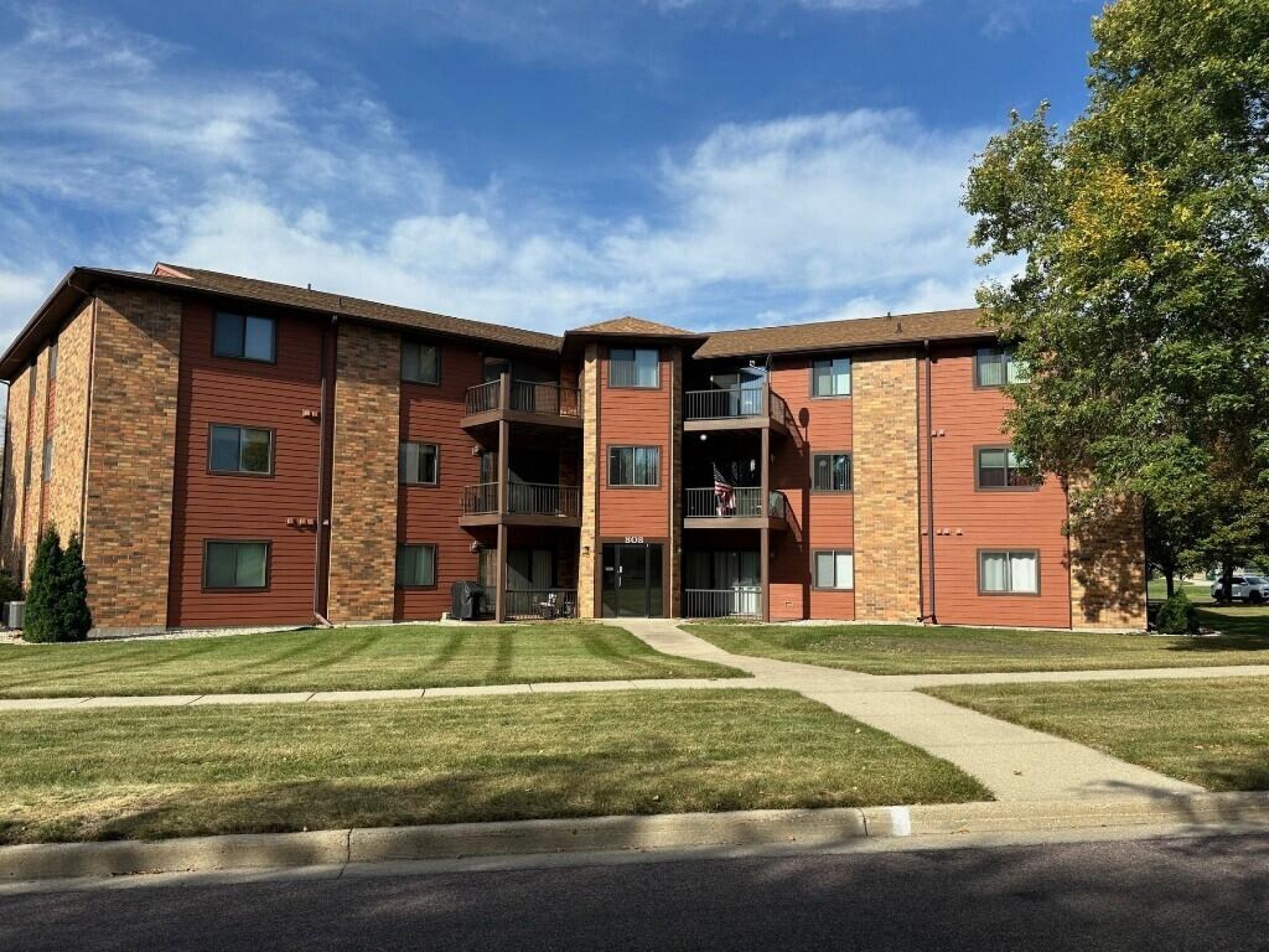 808 Christine Avenue, Brookings, SD 57006