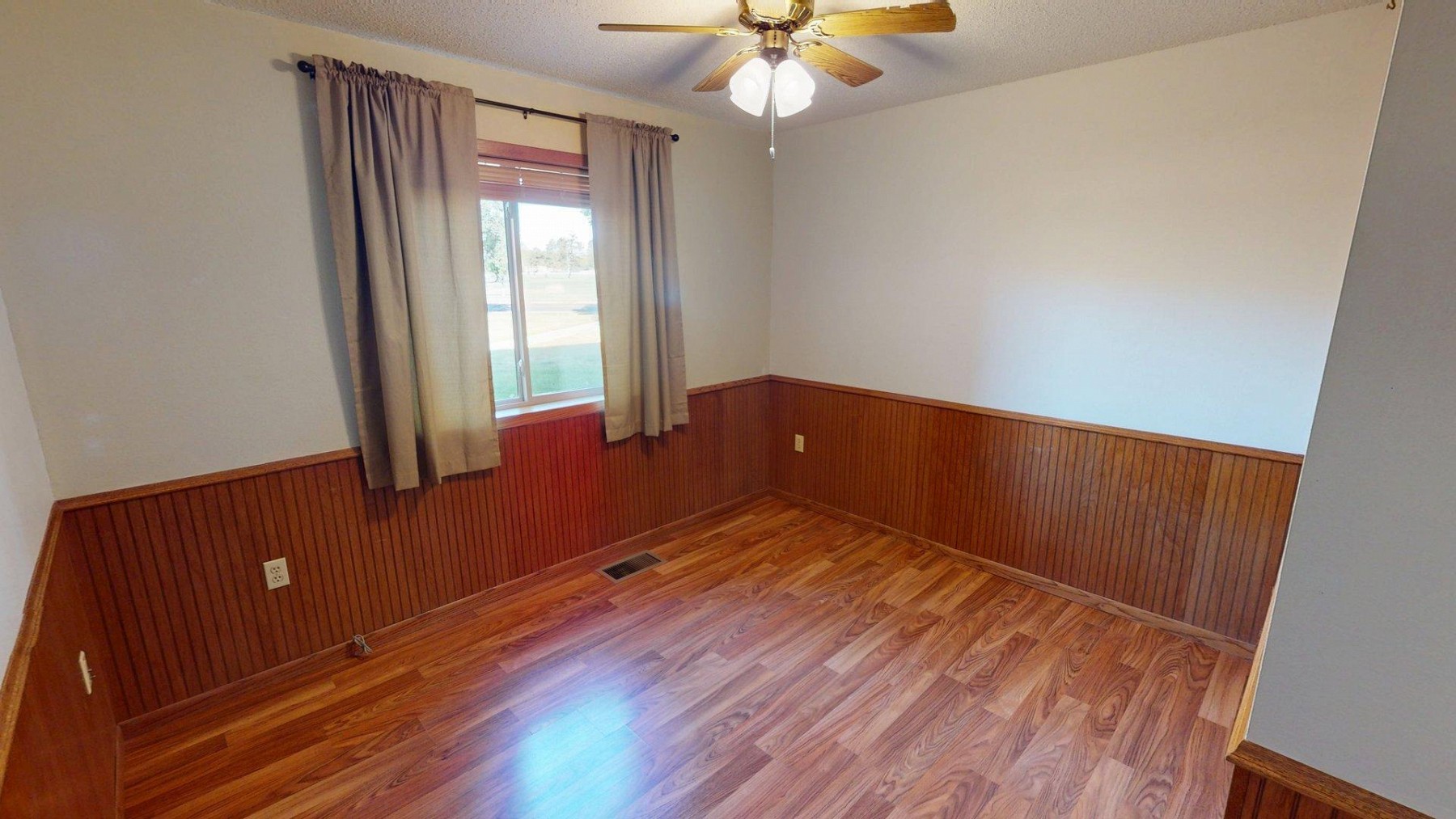 808 Christine Avenue, Brookings, SD 57006