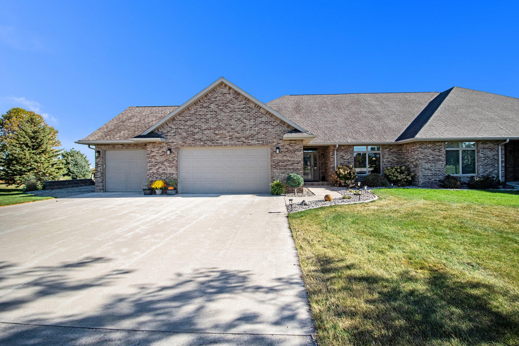 7135 Valley View Circle, Brookings, SD 57006