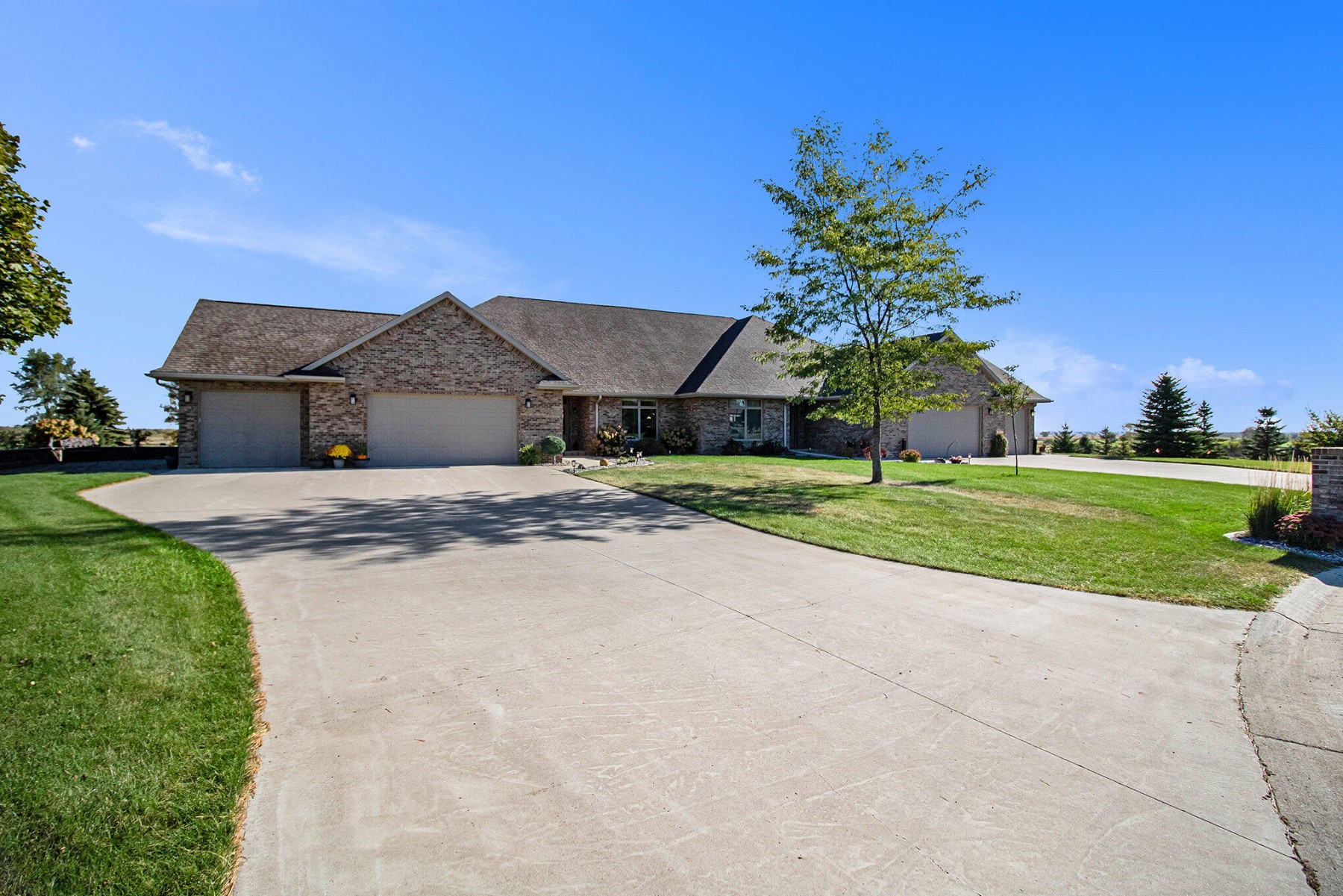 7135 Valley View Circle, Brookings, SD 57006