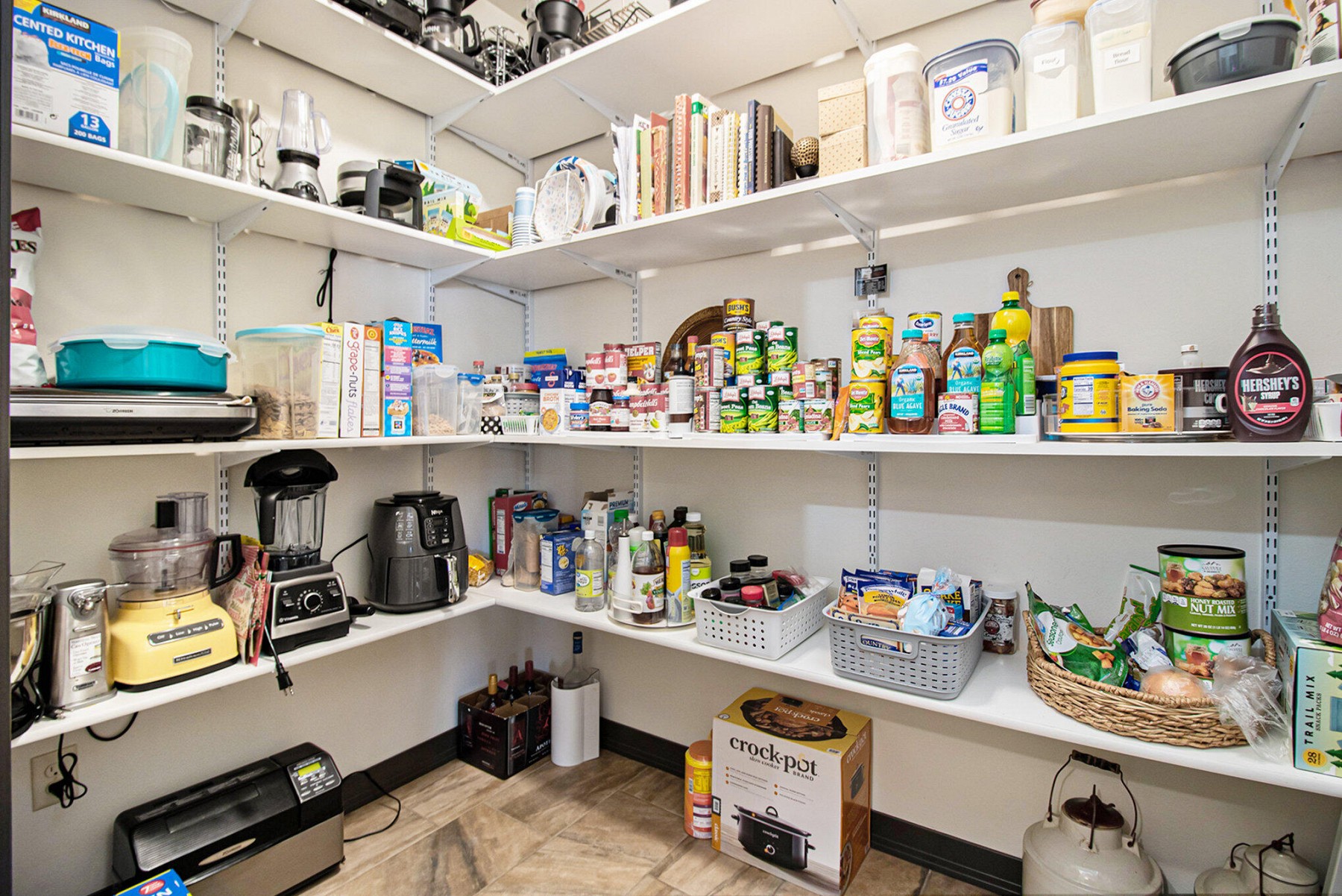 7135 Valley View Circle, Brookings, SD 57006