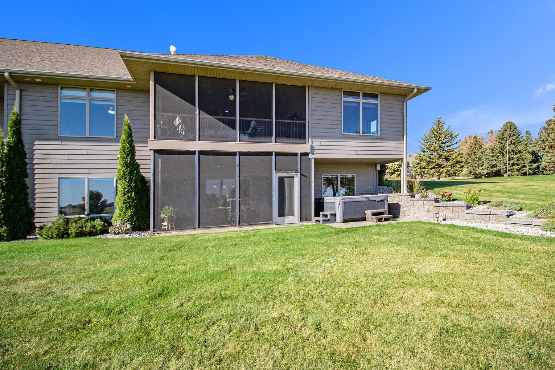 7135 Valley View Circle, Brookings, SD 57006