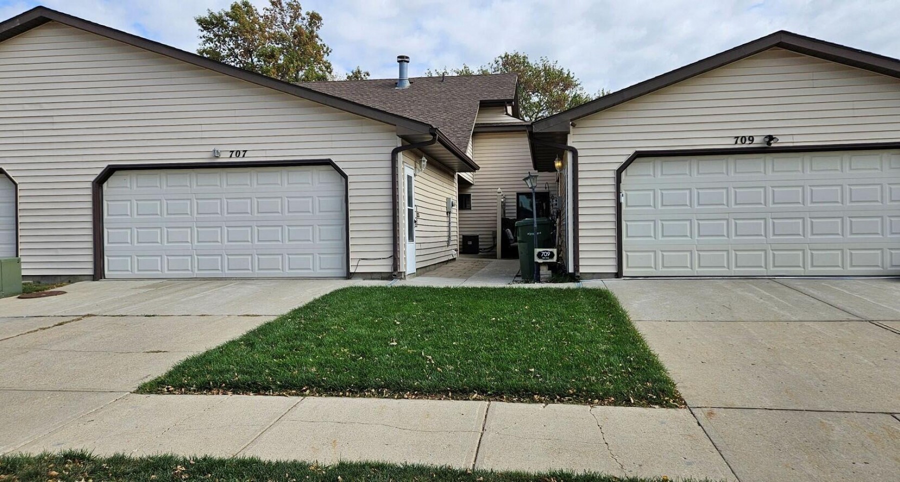 707 Elm Avenue, Brookings, SD 57006