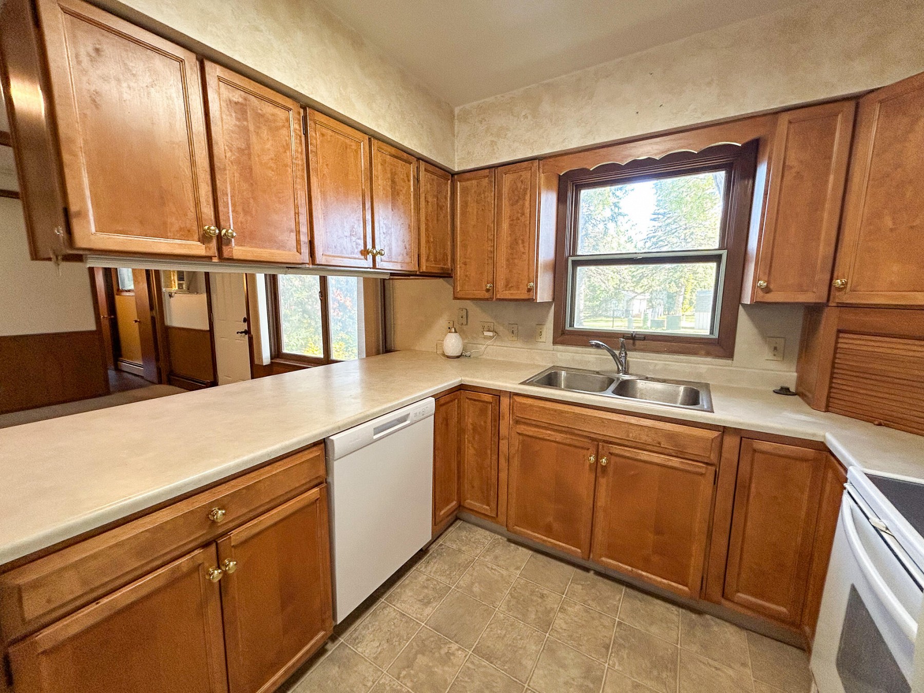 410 20th Avenue, Brookings, SD 57006