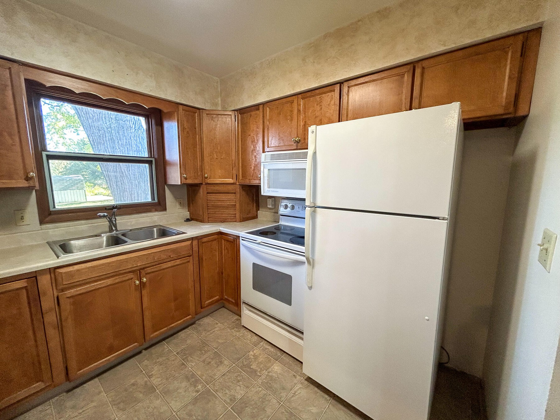 410 20th Avenue, Brookings, SD 57006