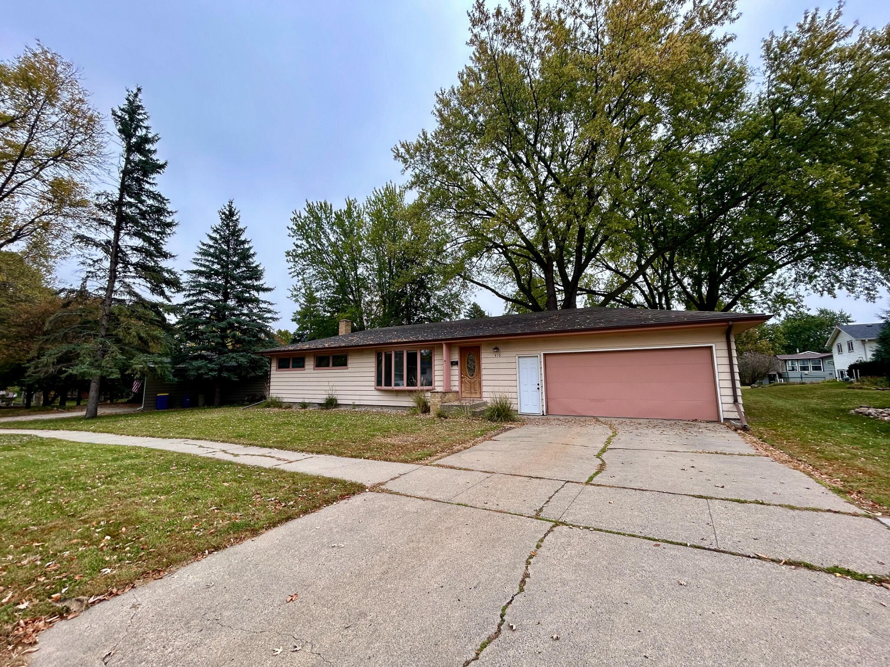 410 20th Avenue, Brookings, SD 57006