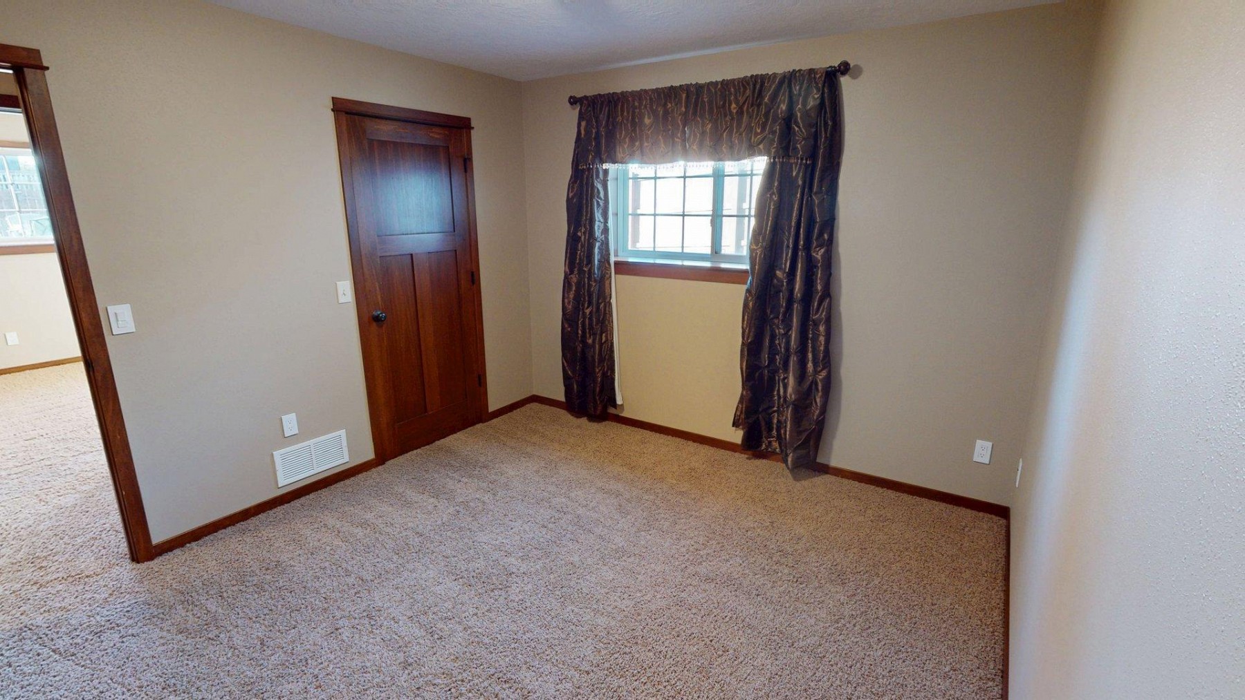 2236 16th Avenue S, Brookings, SD 57006