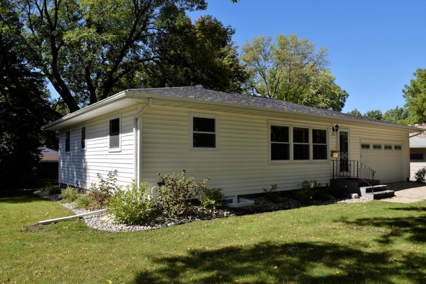 409 20th Avenue, Brookings, SD 57006