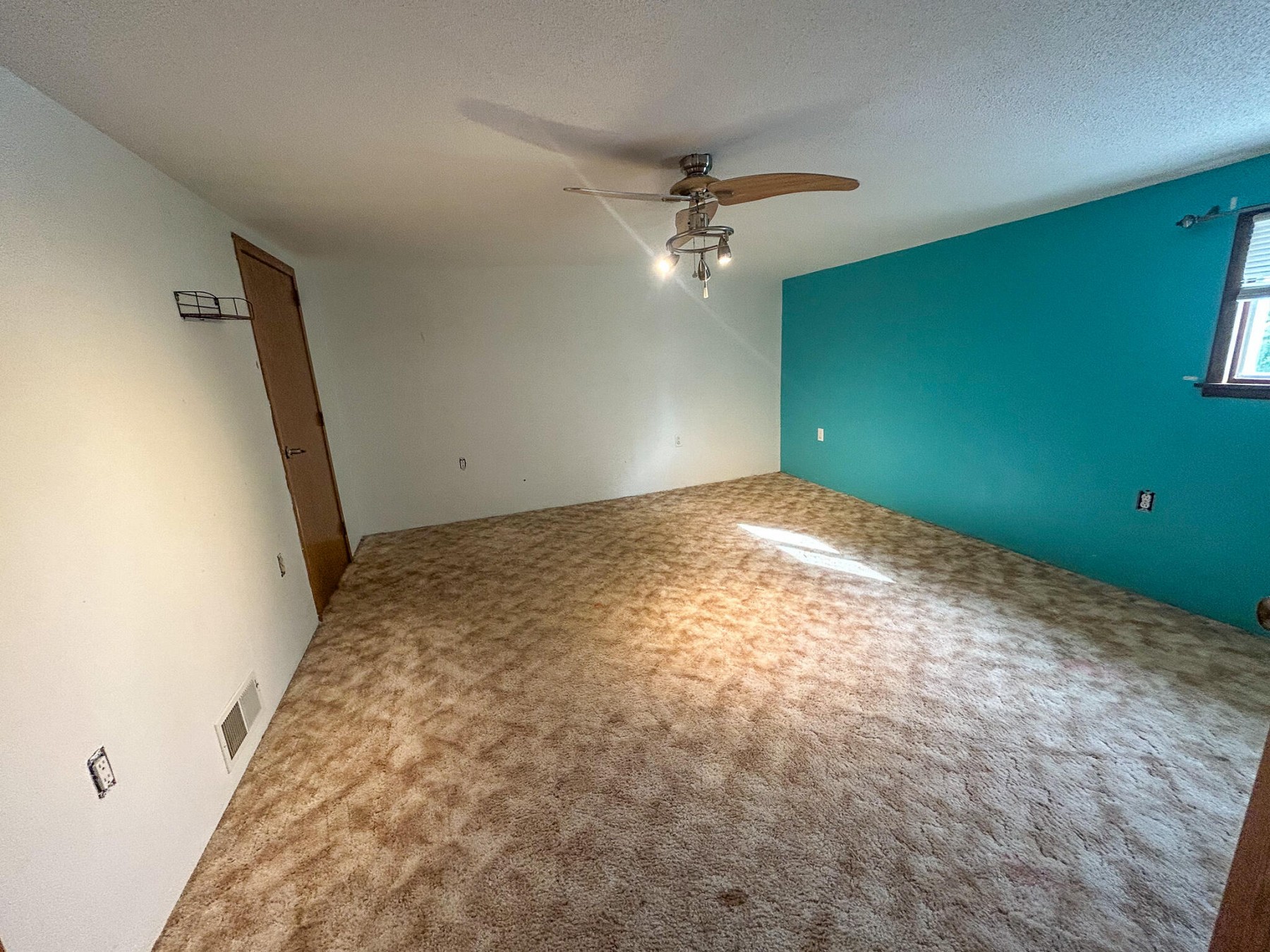 722 Kasan Avenue, Volga, SD 57071