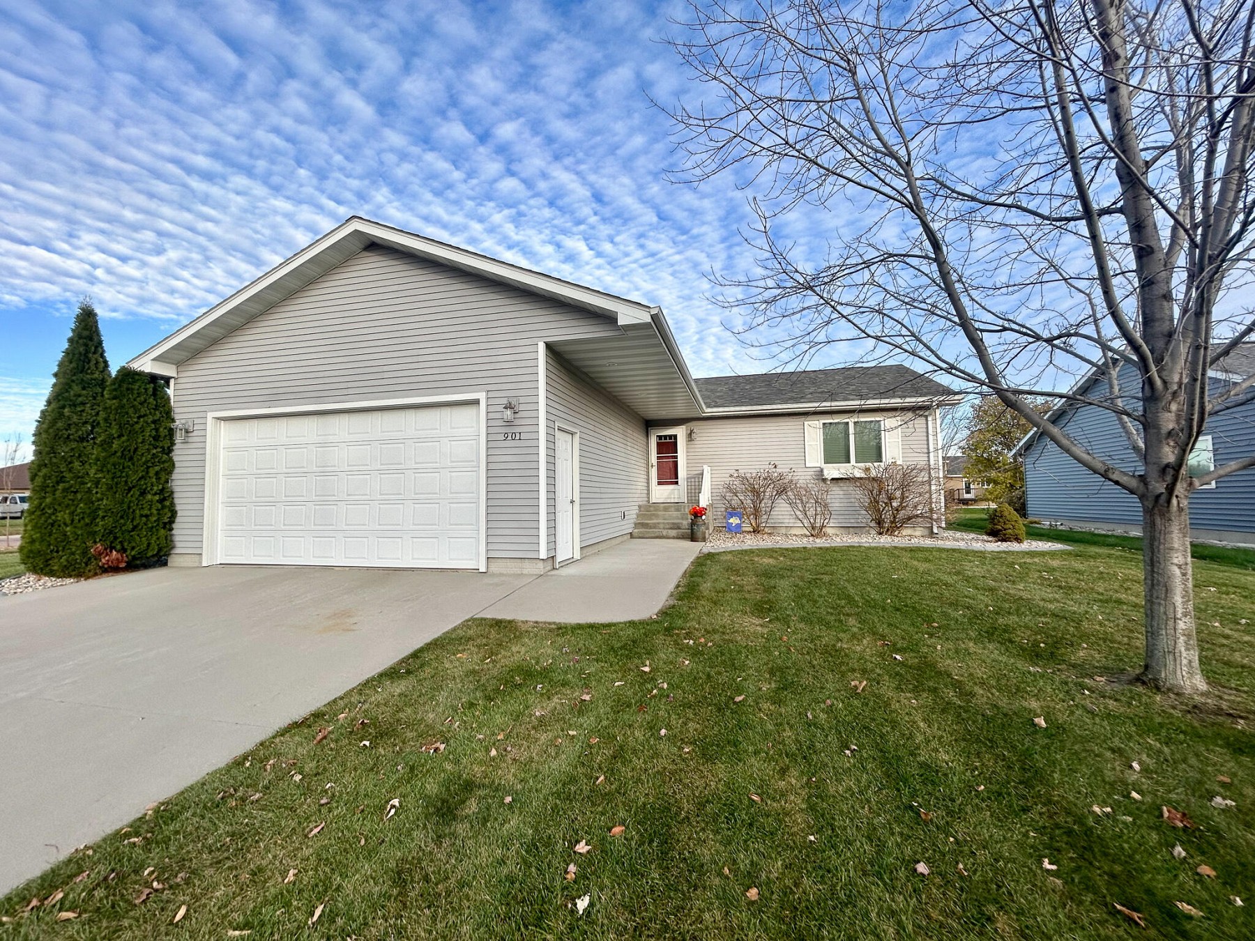 901 Deer Lane, Brookings, SD 57006