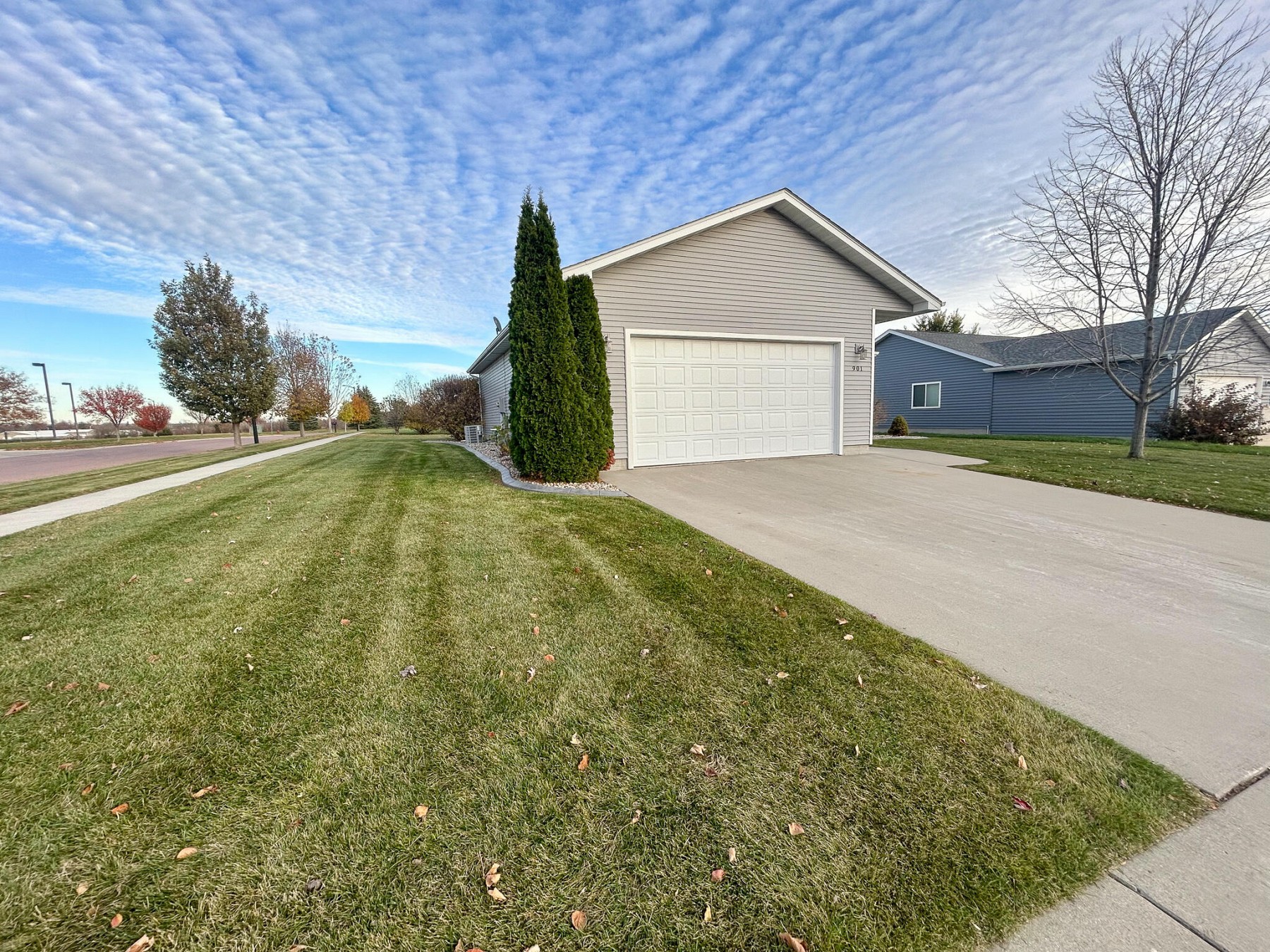 901 Deer Lane, Brookings, SD 57006