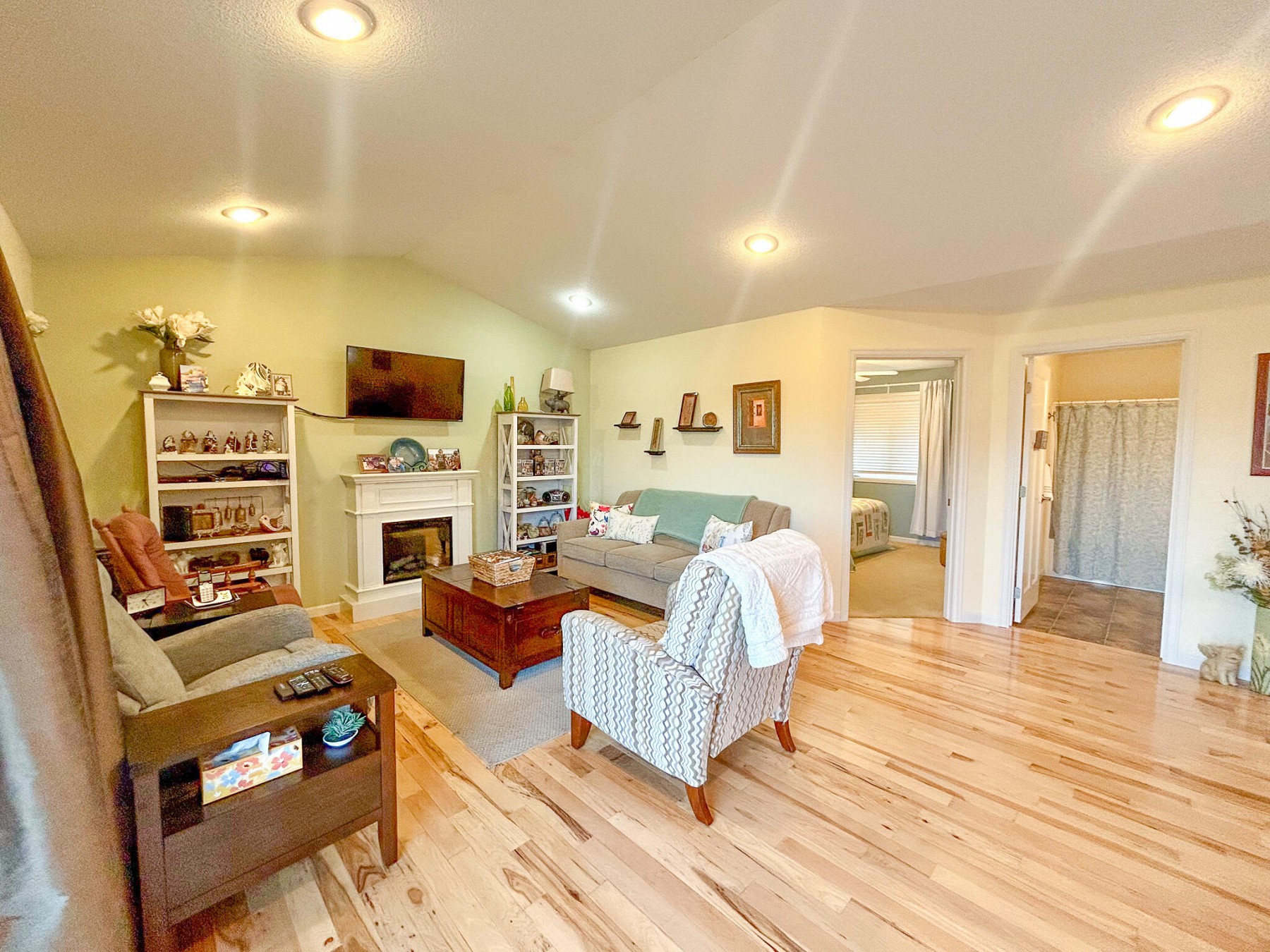 901 Deer Lane, Brookings, SD 57006