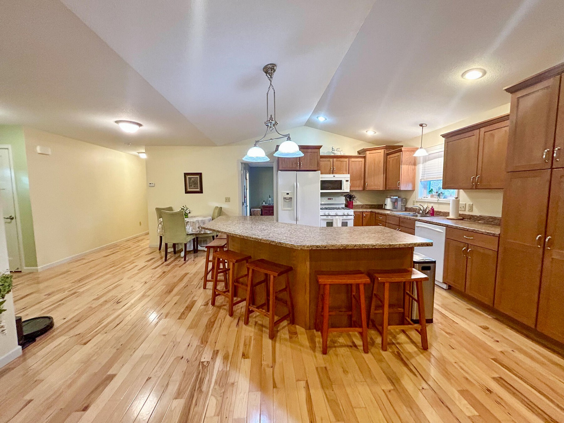 901 Deer Lane, Brookings, SD 57006