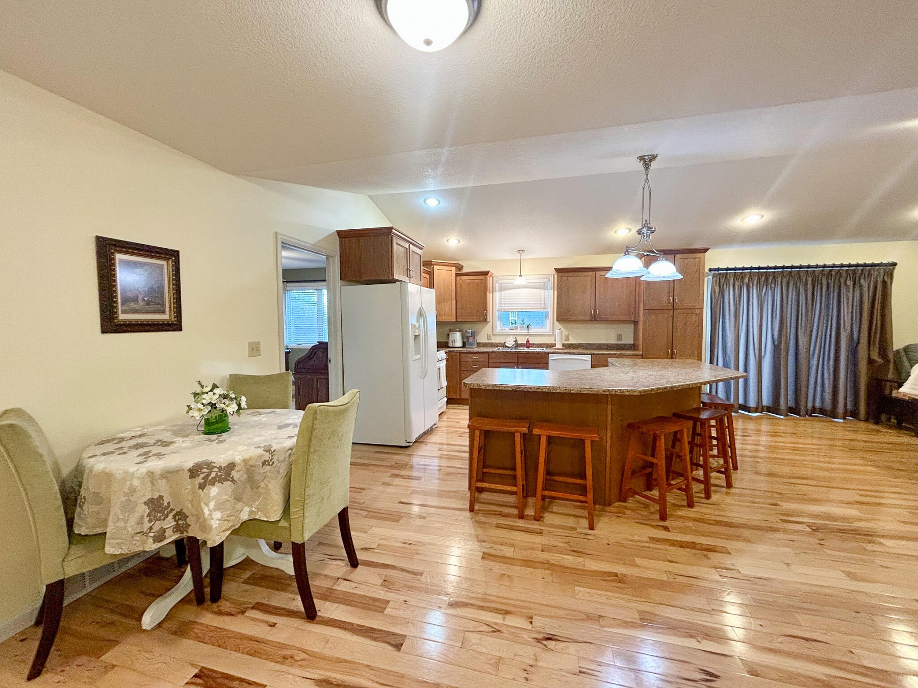 901 Deer Lane, Brookings, SD 57006