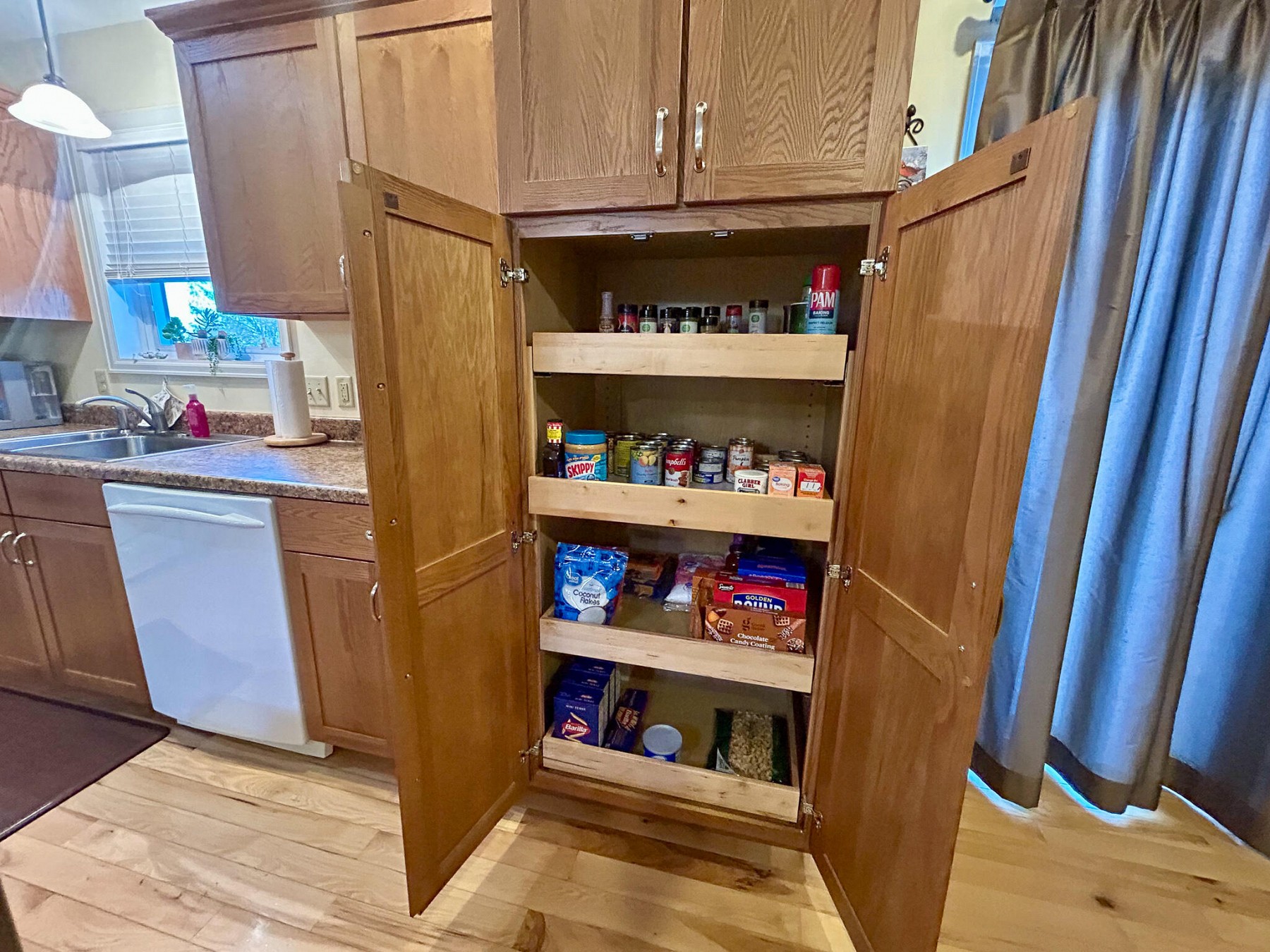 901 Deer Lane, Brookings, SD 57006