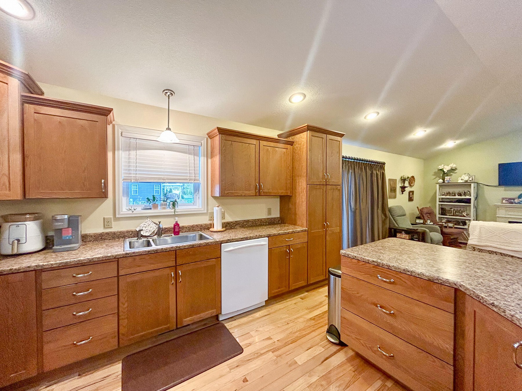 901 Deer Lane, Brookings, SD 57006