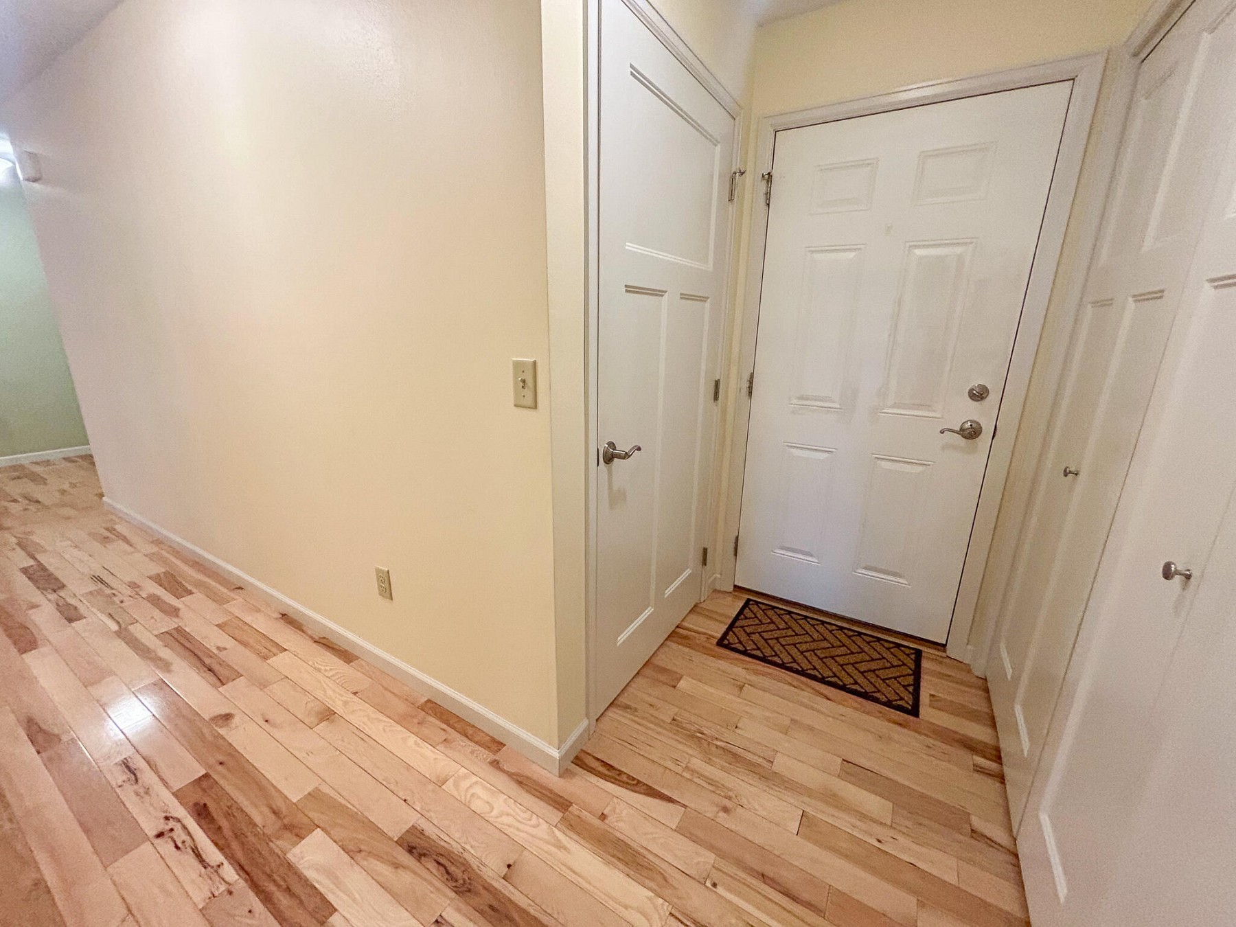 901 Deer Lane, Brookings, SD 57006