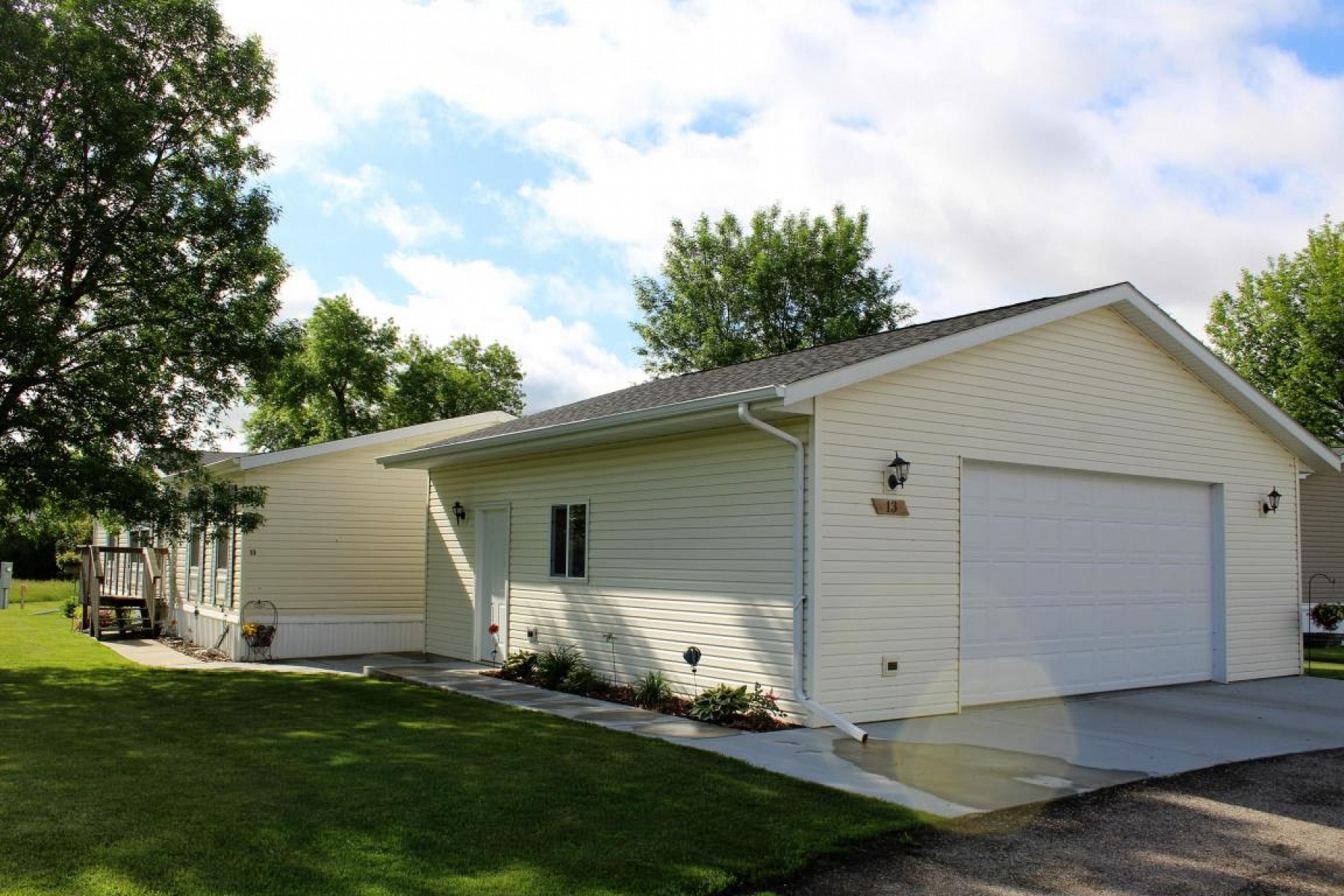 315 SAMARA Avenue, Volga, SD 57071