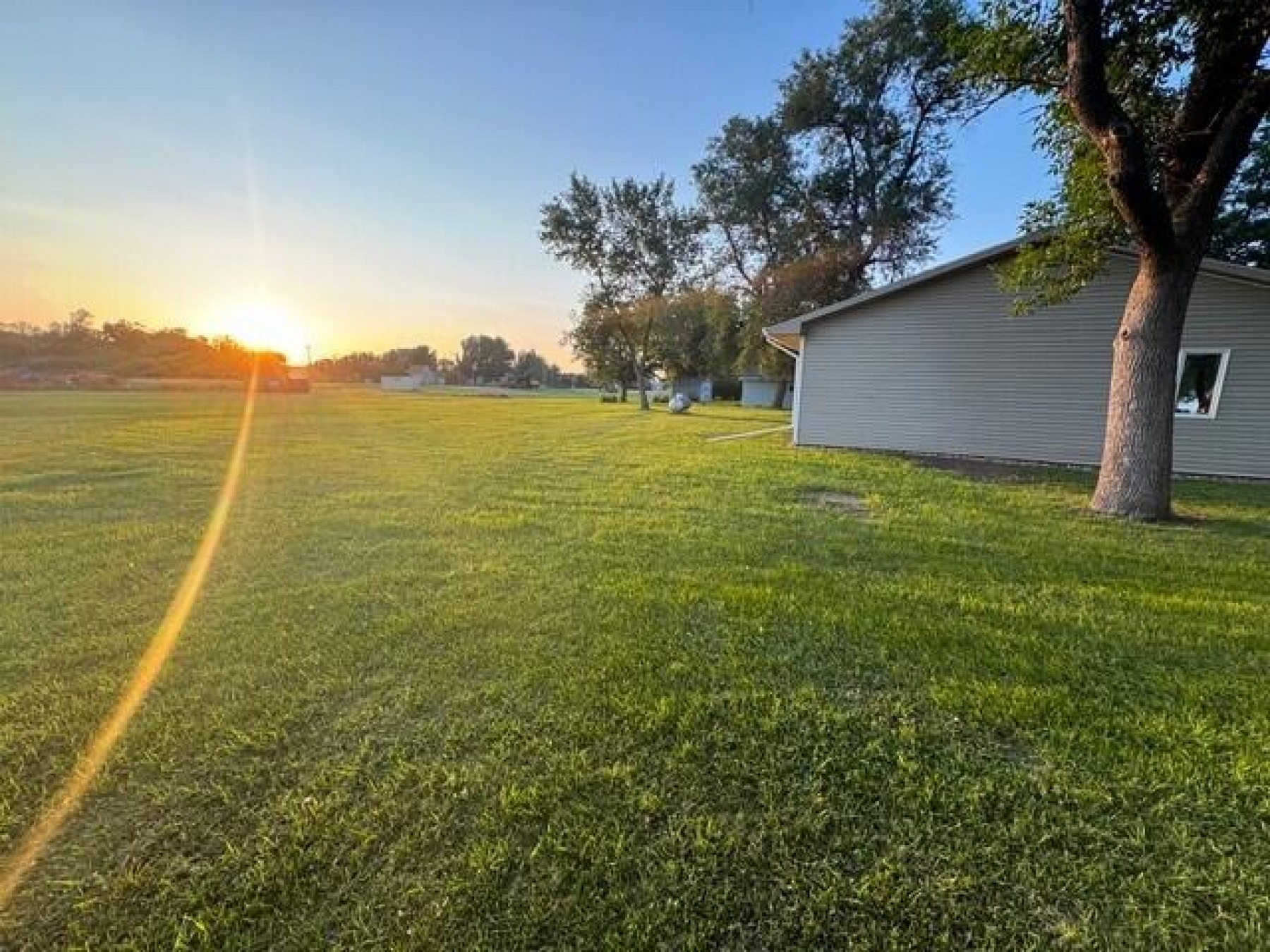 303 Lake&nbsp;Avenue&nbsp;S, Lake Preston, SD 57249