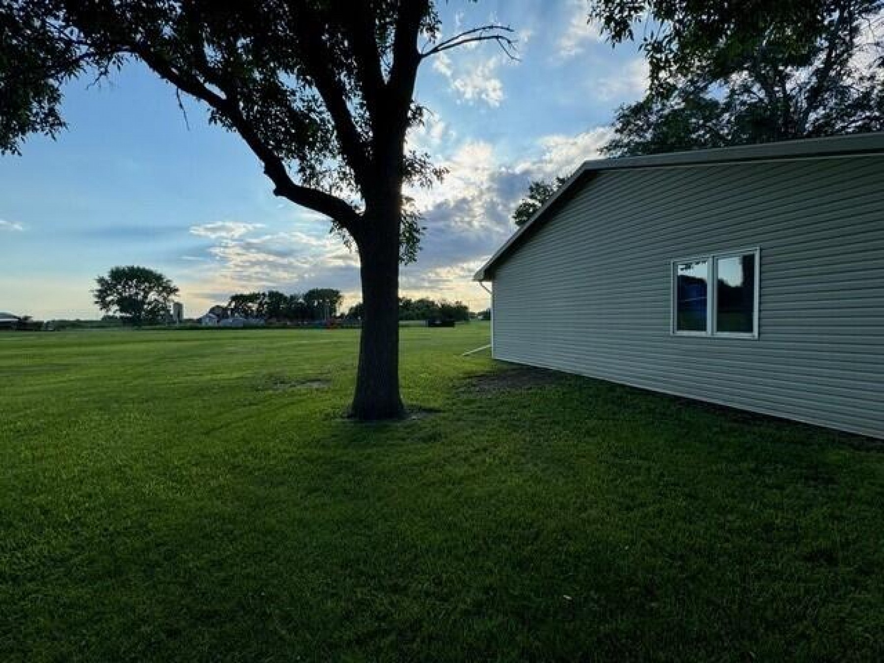 303 Lake&nbsp;Avenue&nbsp;S, Lake Preston, SD 57249