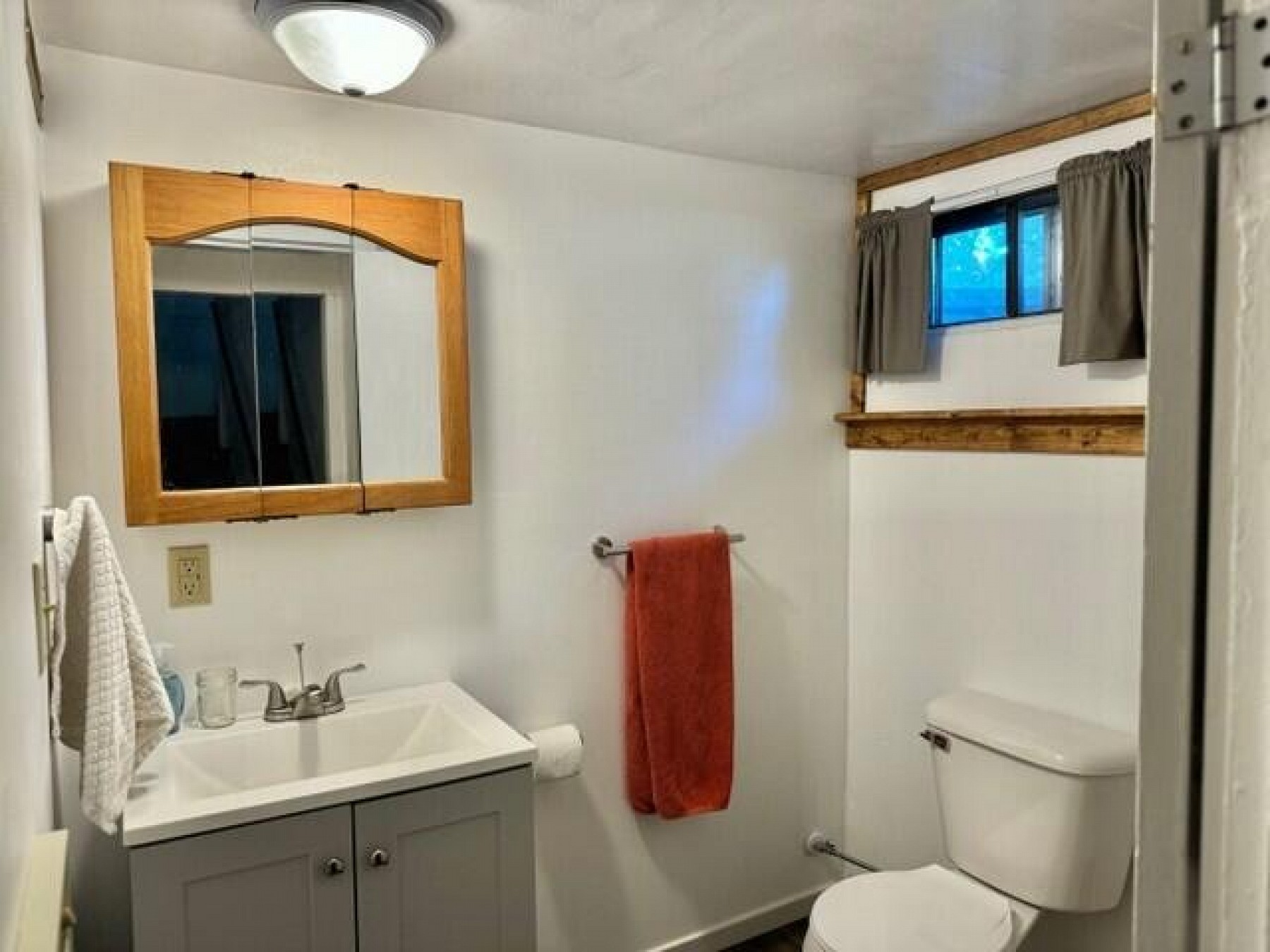 303 Lake&nbsp;Avenue&nbsp;S, Lake Preston, SD 57249