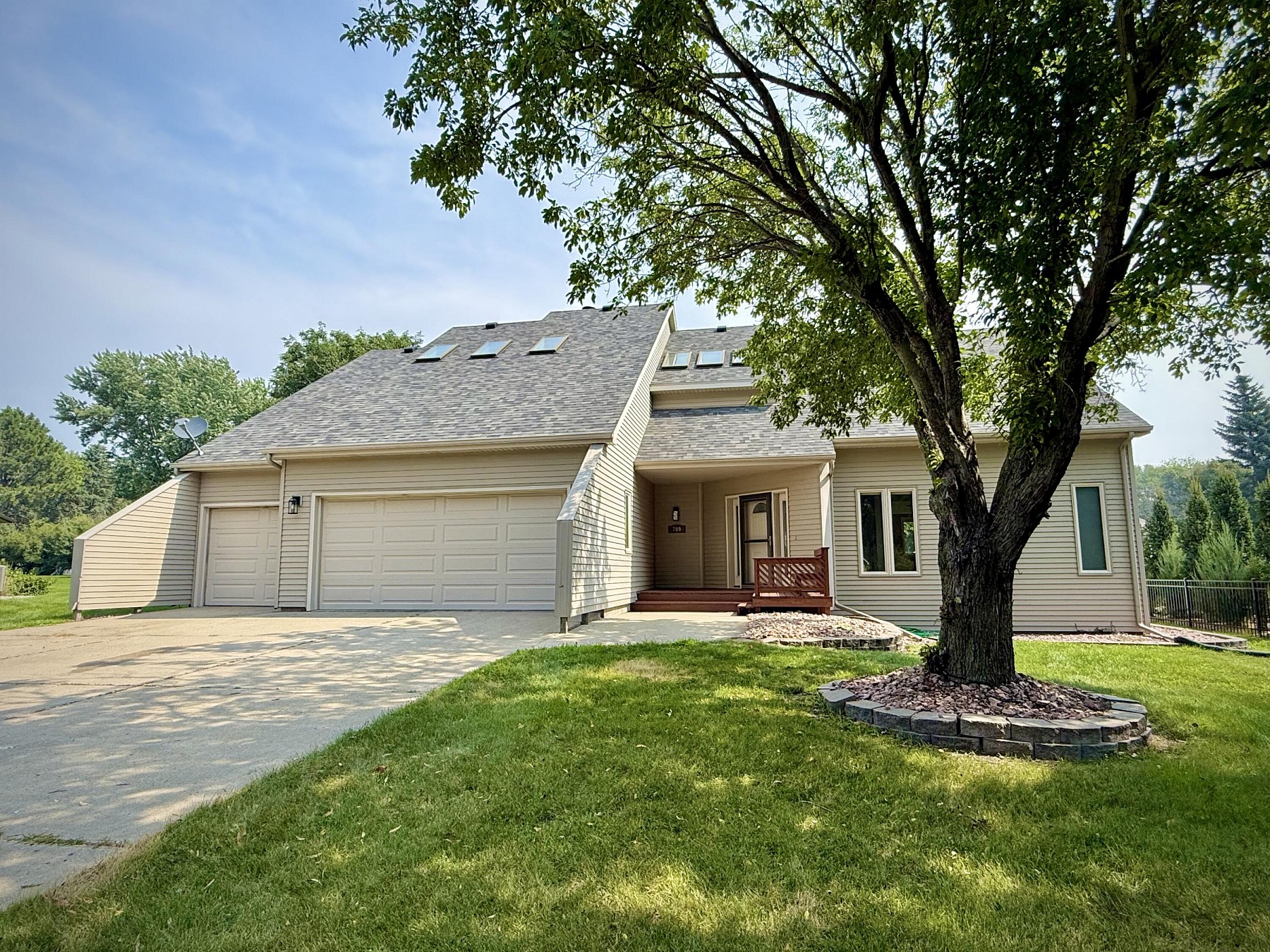 709 Park Ave&nbsp;Circle, Brookings, SD 57006