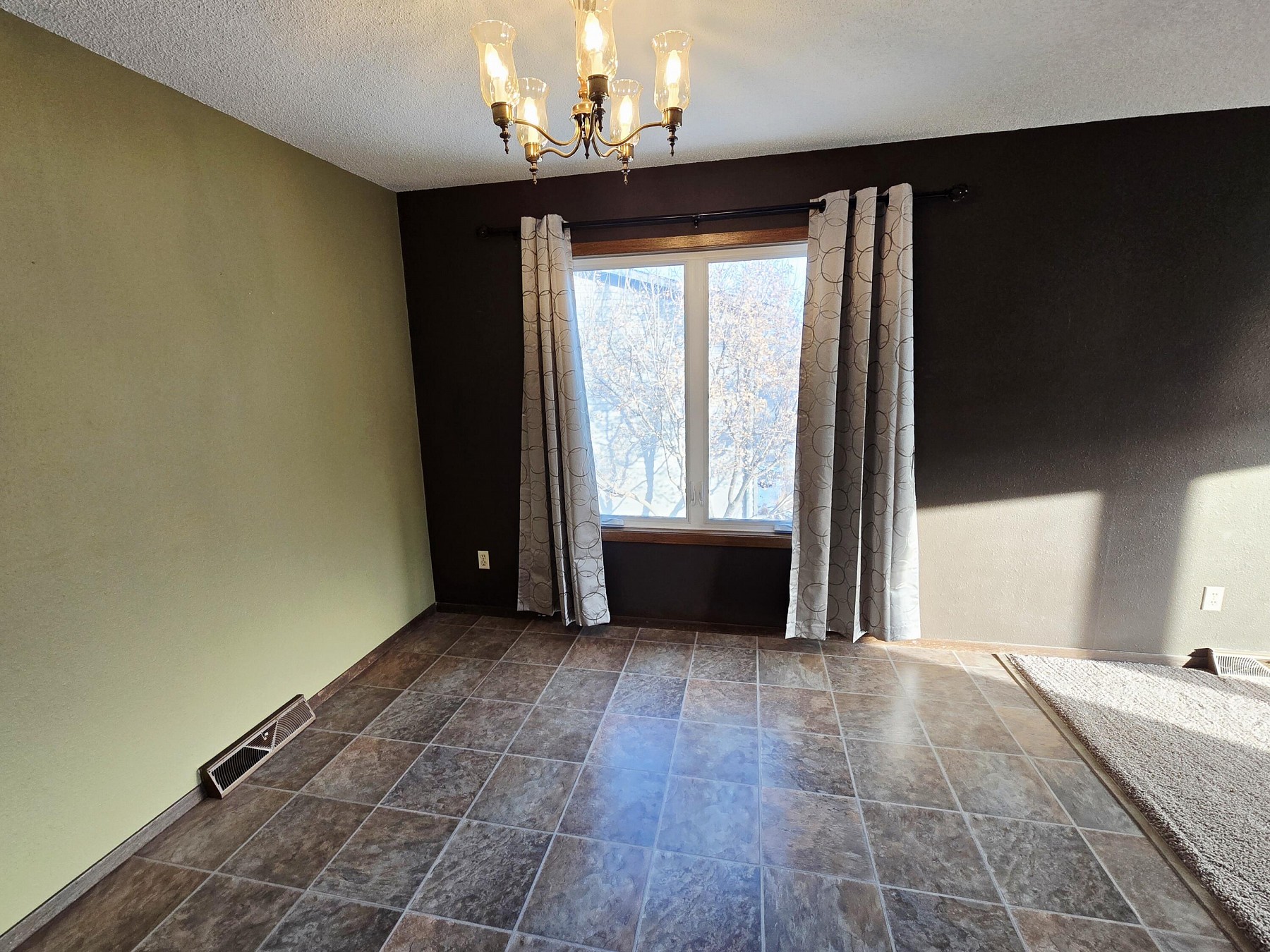 1945 Orchard&nbsp;Drive, Brookings, SD 57006