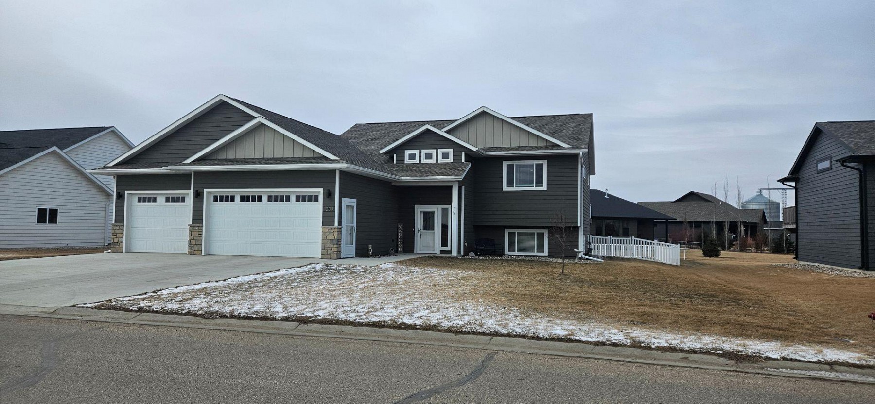 1208 6th&nbsp;Street, Volga, SD 57071