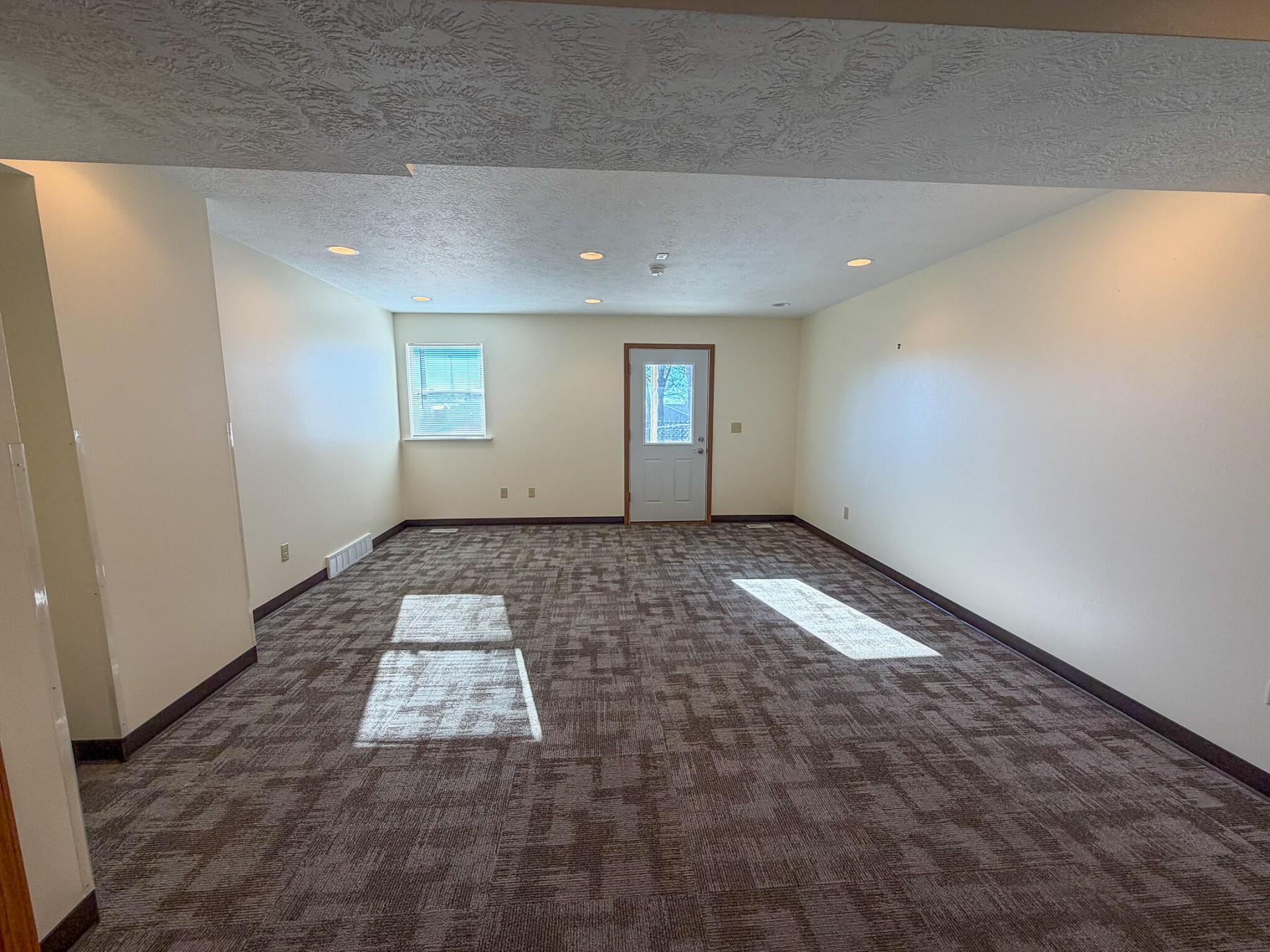 215/217 Main St, Arlington, SD 57212