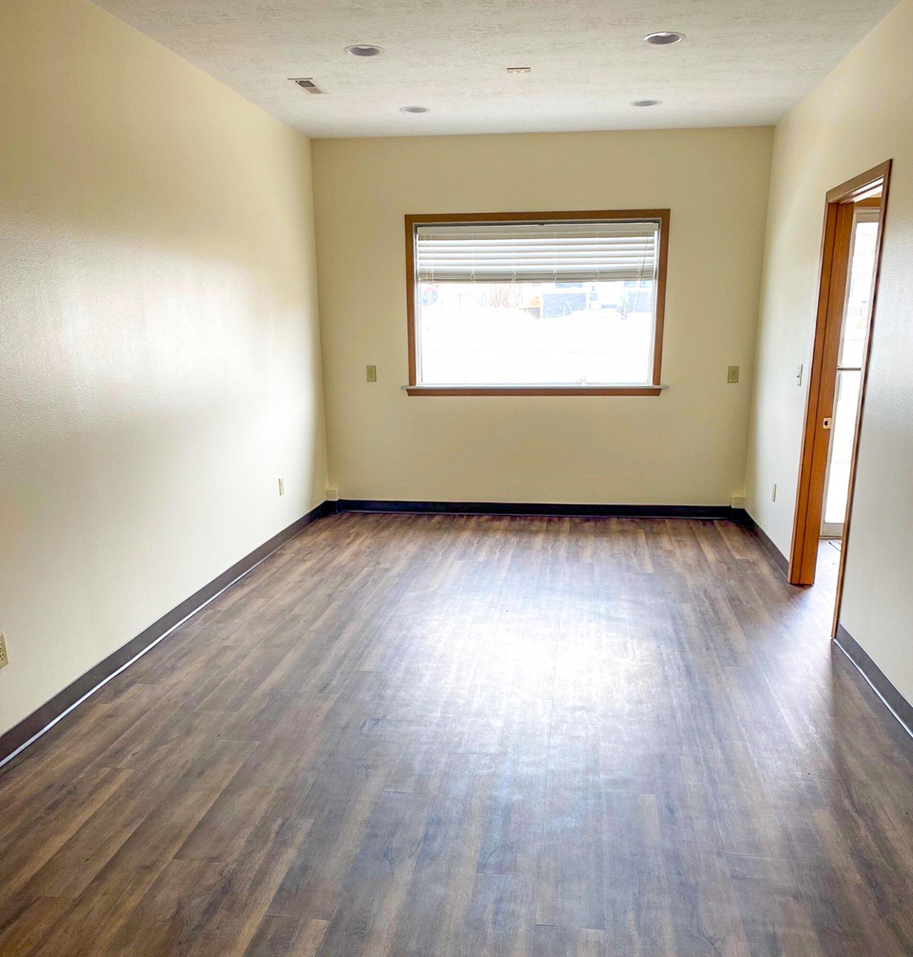 215/217 Main St, Arlington, SD 57212