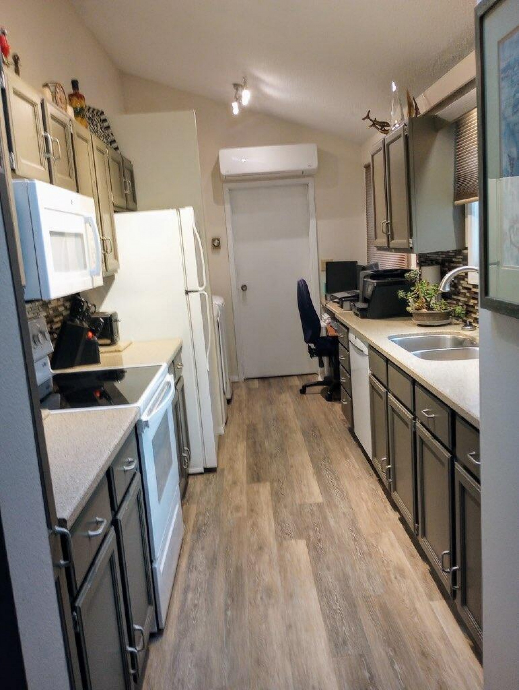 1537 Orchard&nbsp;Drive, Brookings, SD 57006